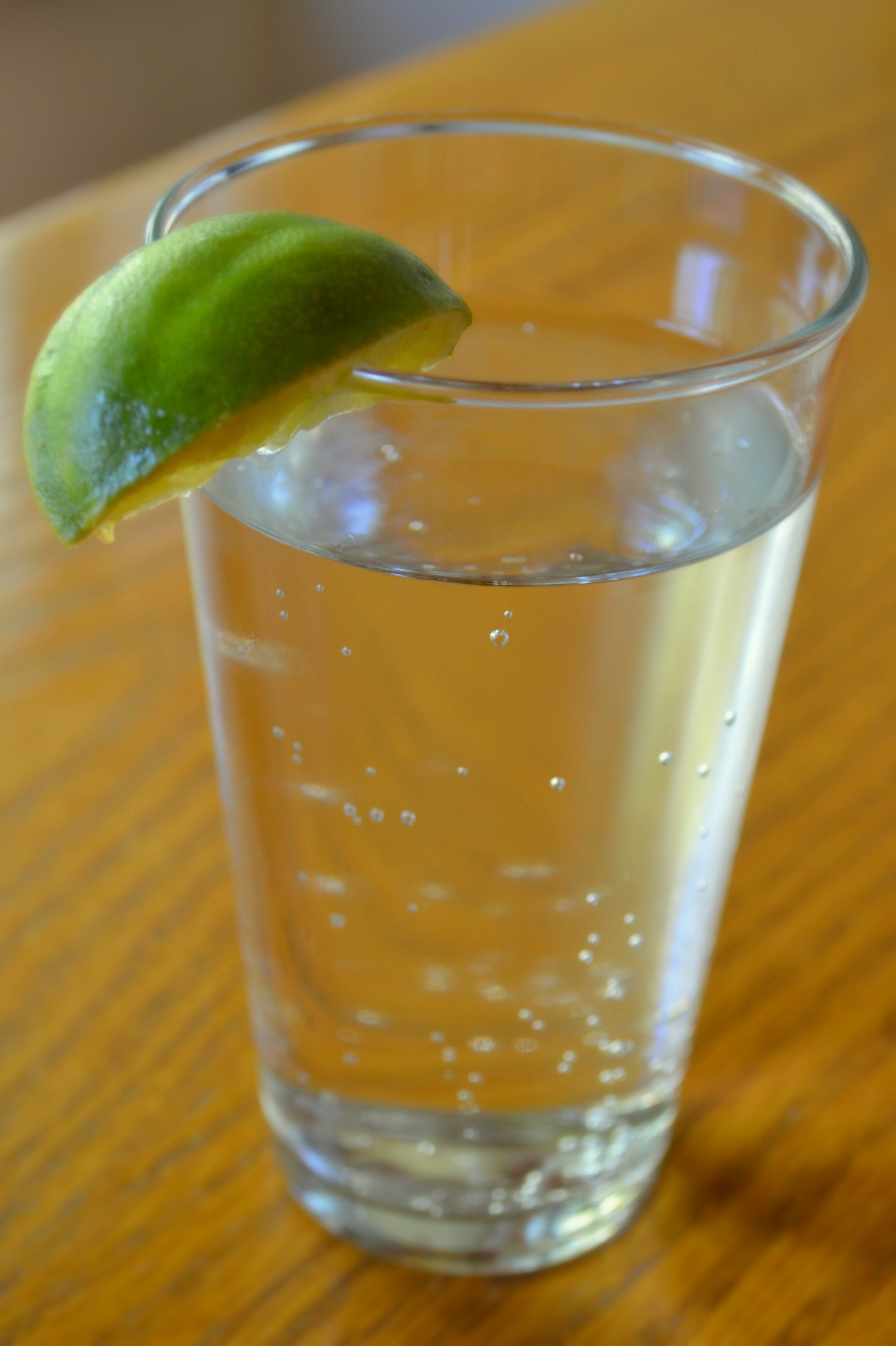 SPARKLING LIME (OR LEMON) BEVERAGE