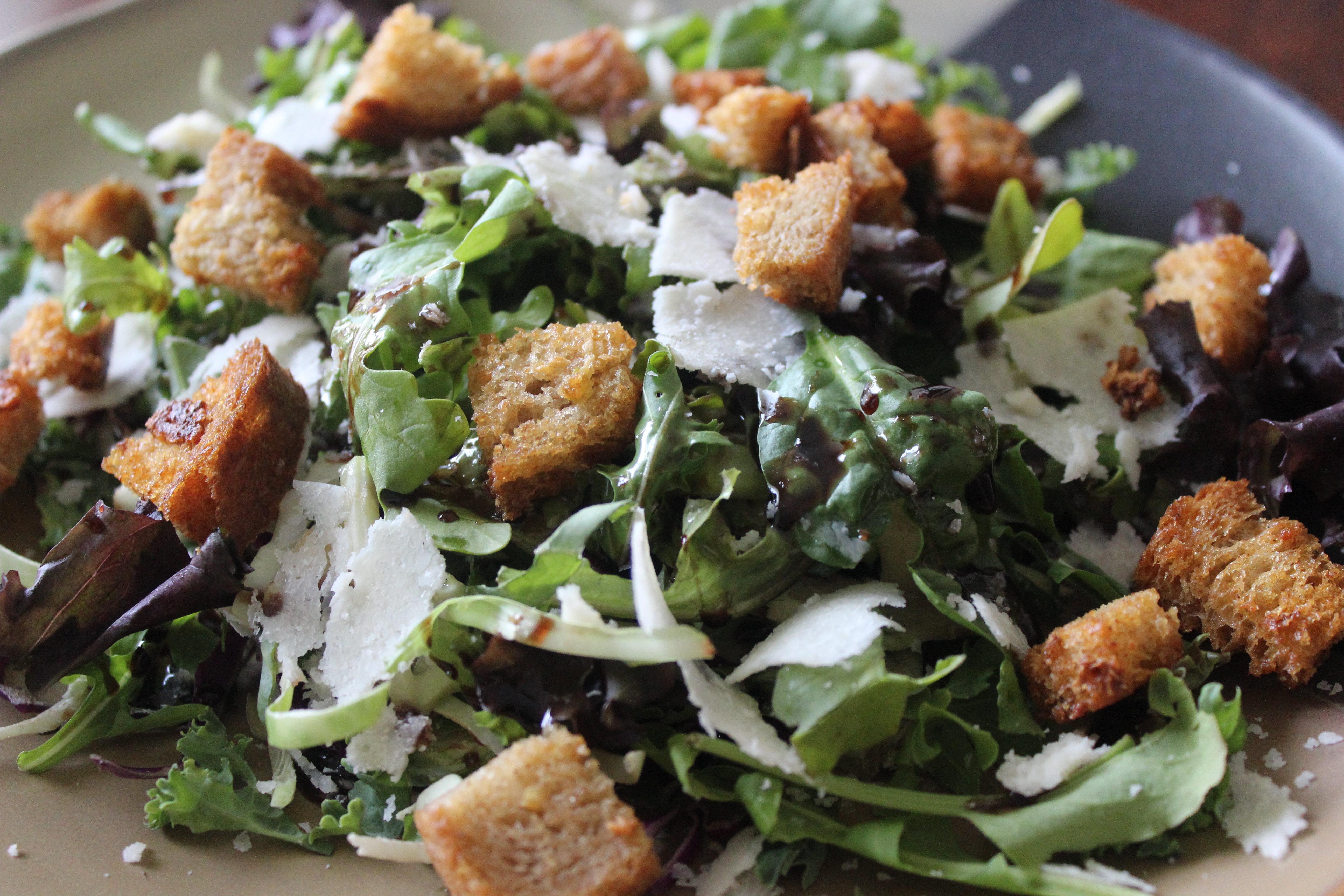 GARLIC CROUTONS
