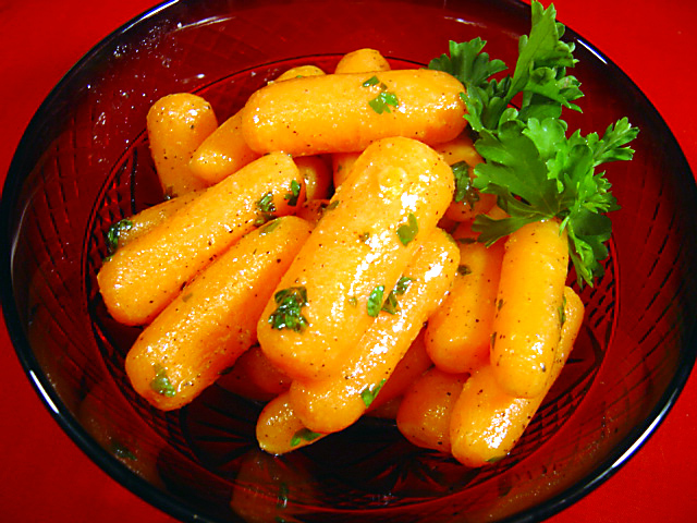 BABY CARROTS WITH LEMON AND PARSLEY