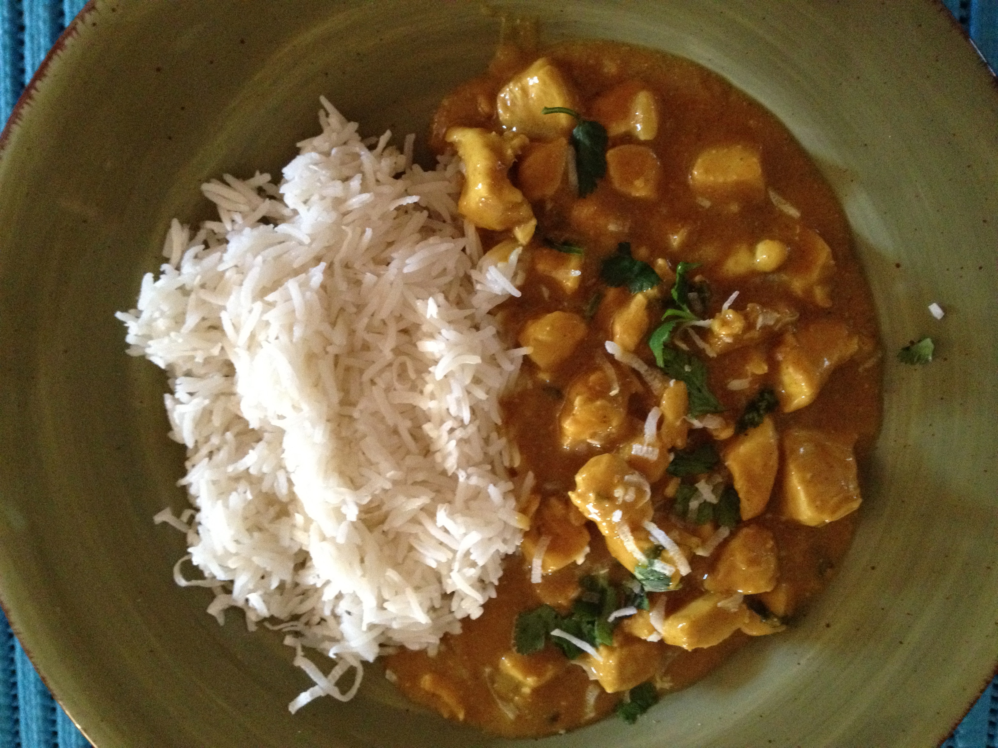 CURRY CHICKEN WITH COCONUT AND PEANUTS