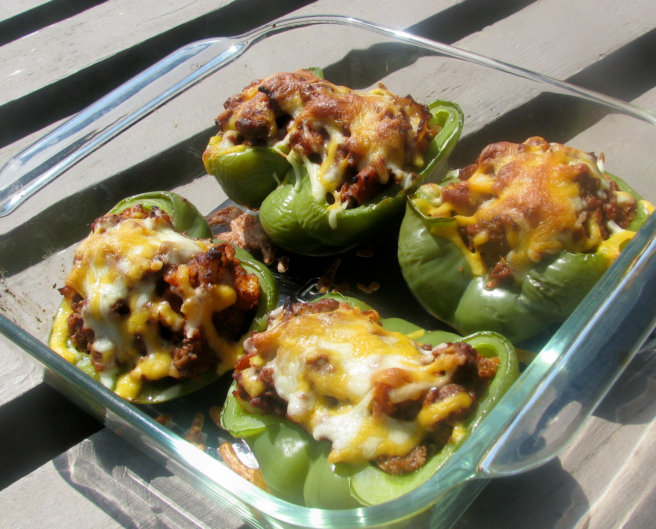 WEEKNIGHT LOW-CARB STUFFED BELL PEPPERS