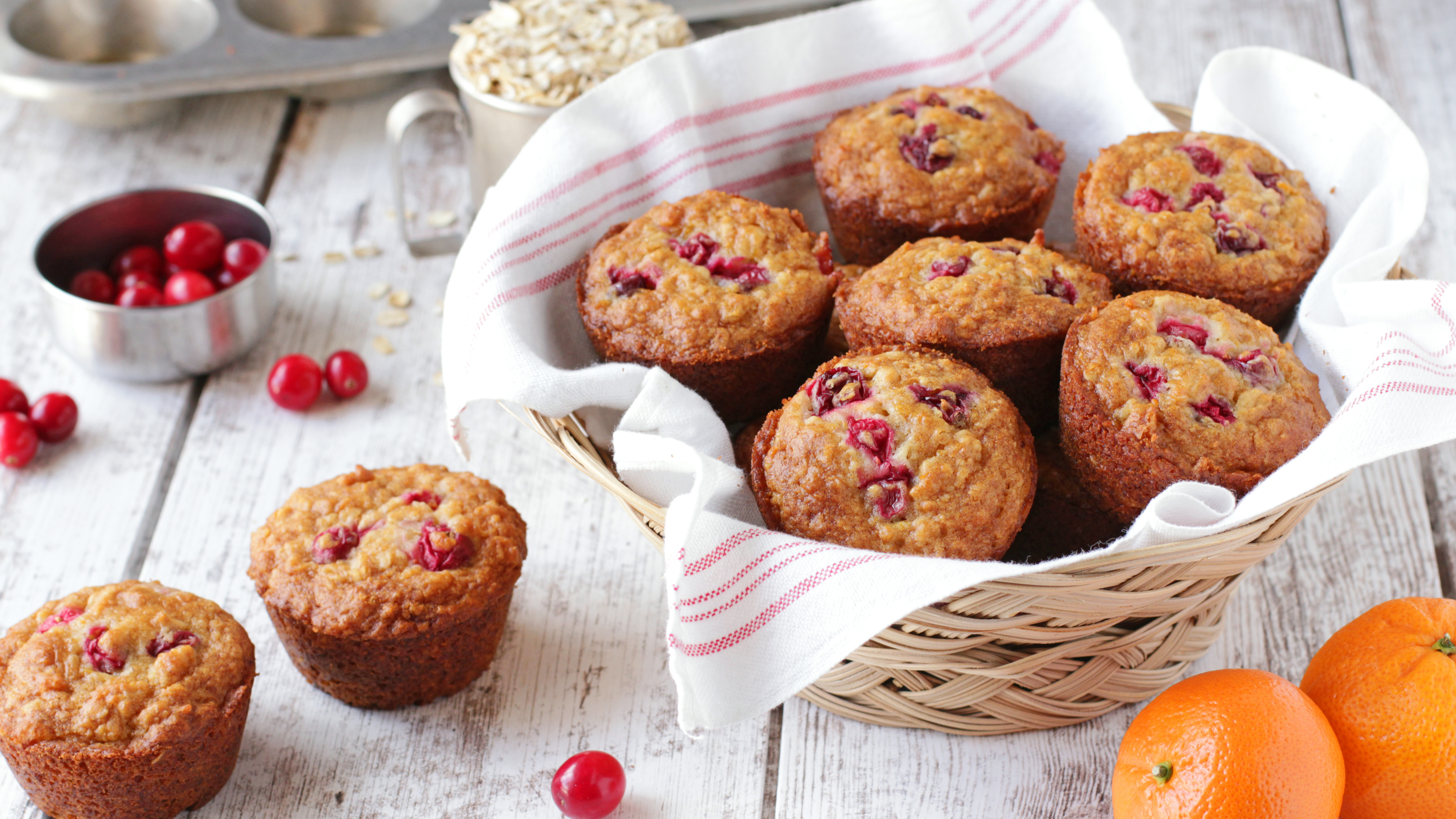 CRANBERRY OATMEAL MUFFINS