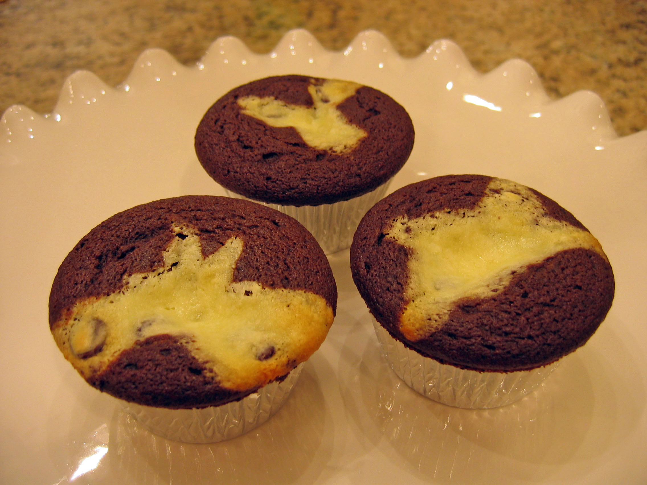 BLACK BOTTOM CUPCAKES