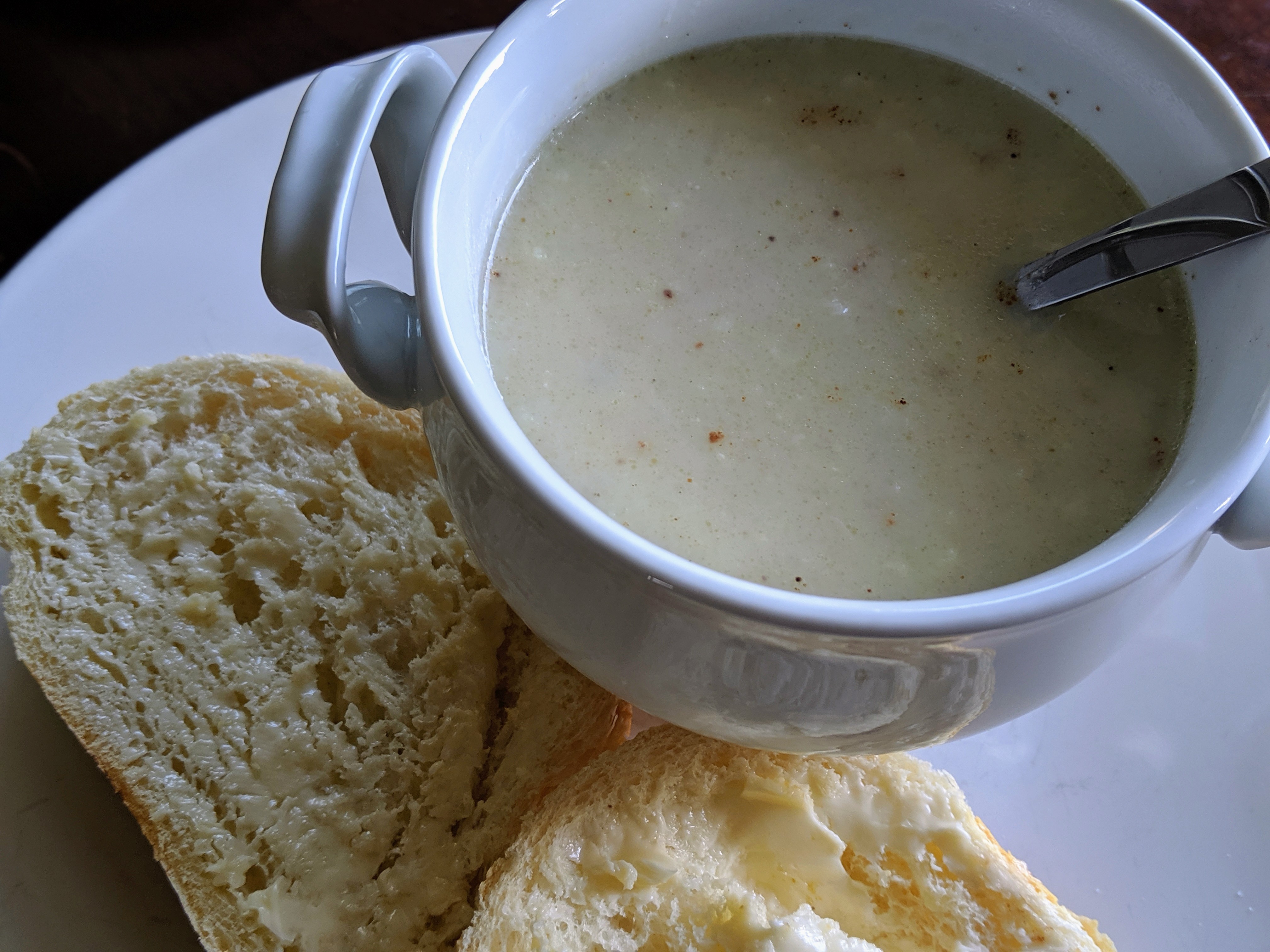 BLOEMKOOLSOEP (DUTCH CAULIFLOWER SOUP)