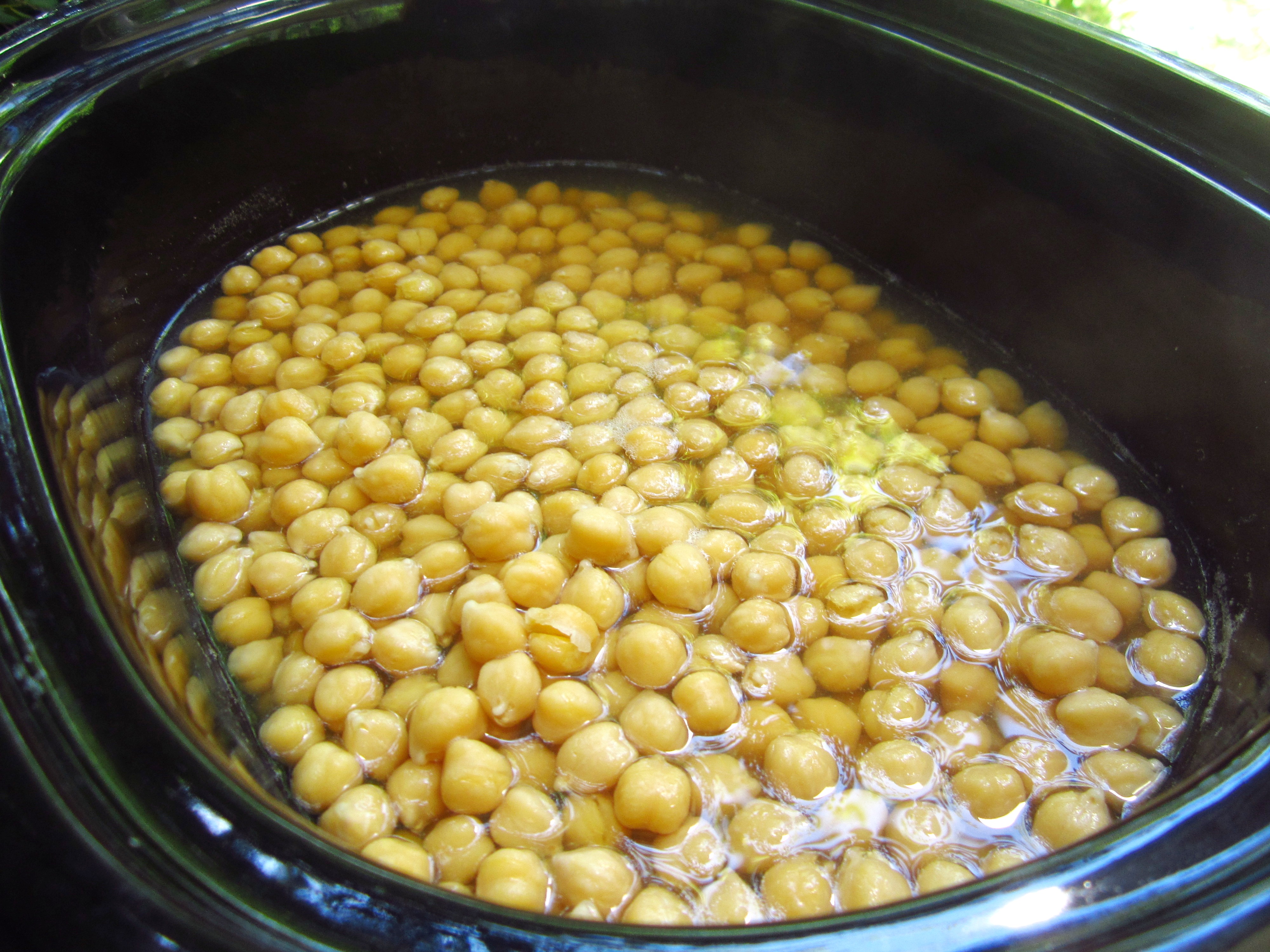 HOW TO MAKE DRIED CHICKPEAS IN A CROCK-POT