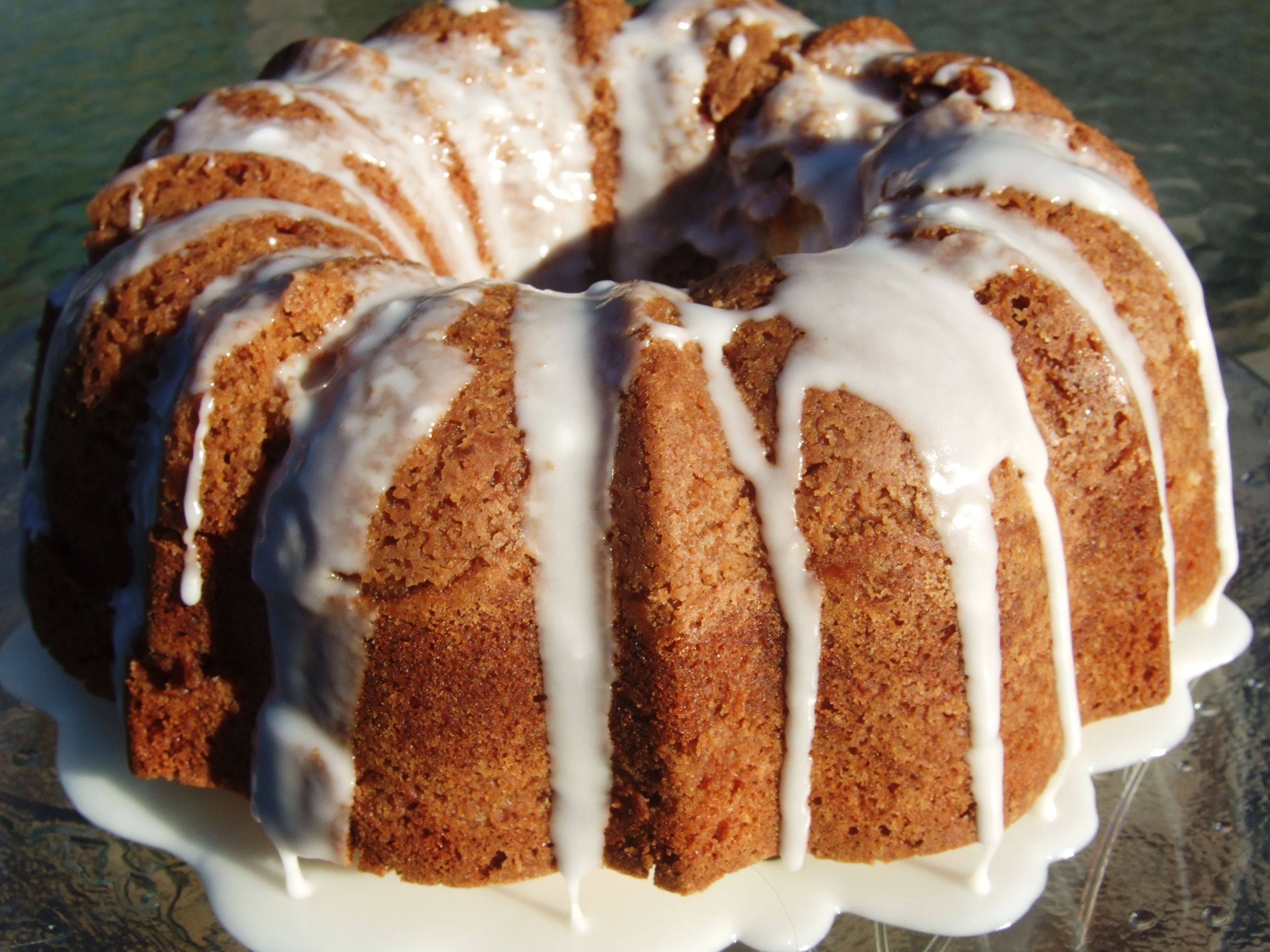 CINNAMON STREUSEL BUNDT CAKE