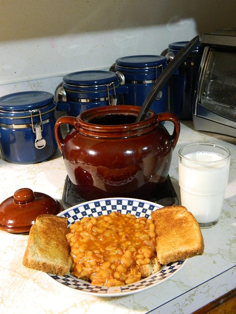 Boston Baked Beans in Bean Pot - Durgin-Park Recipe 