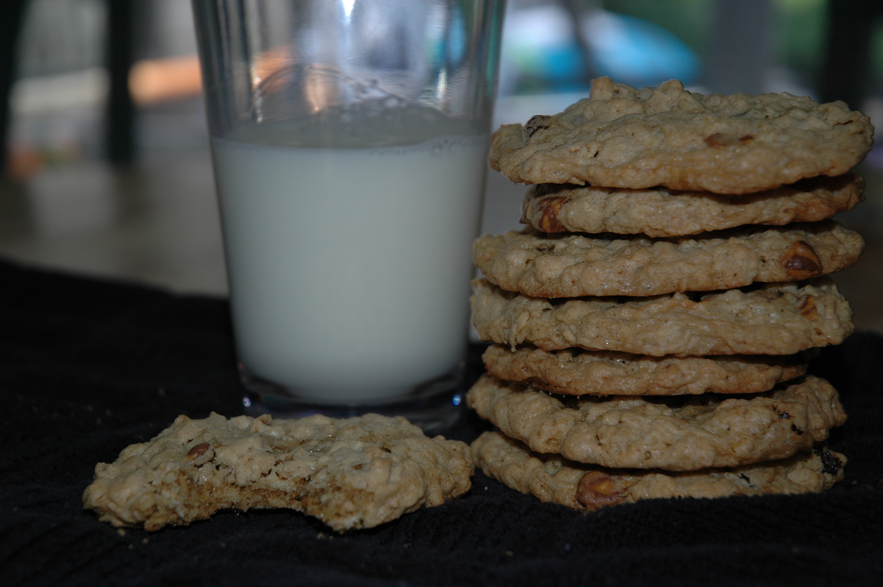 OATMEAL-PEANUT BUTTER COOKIES