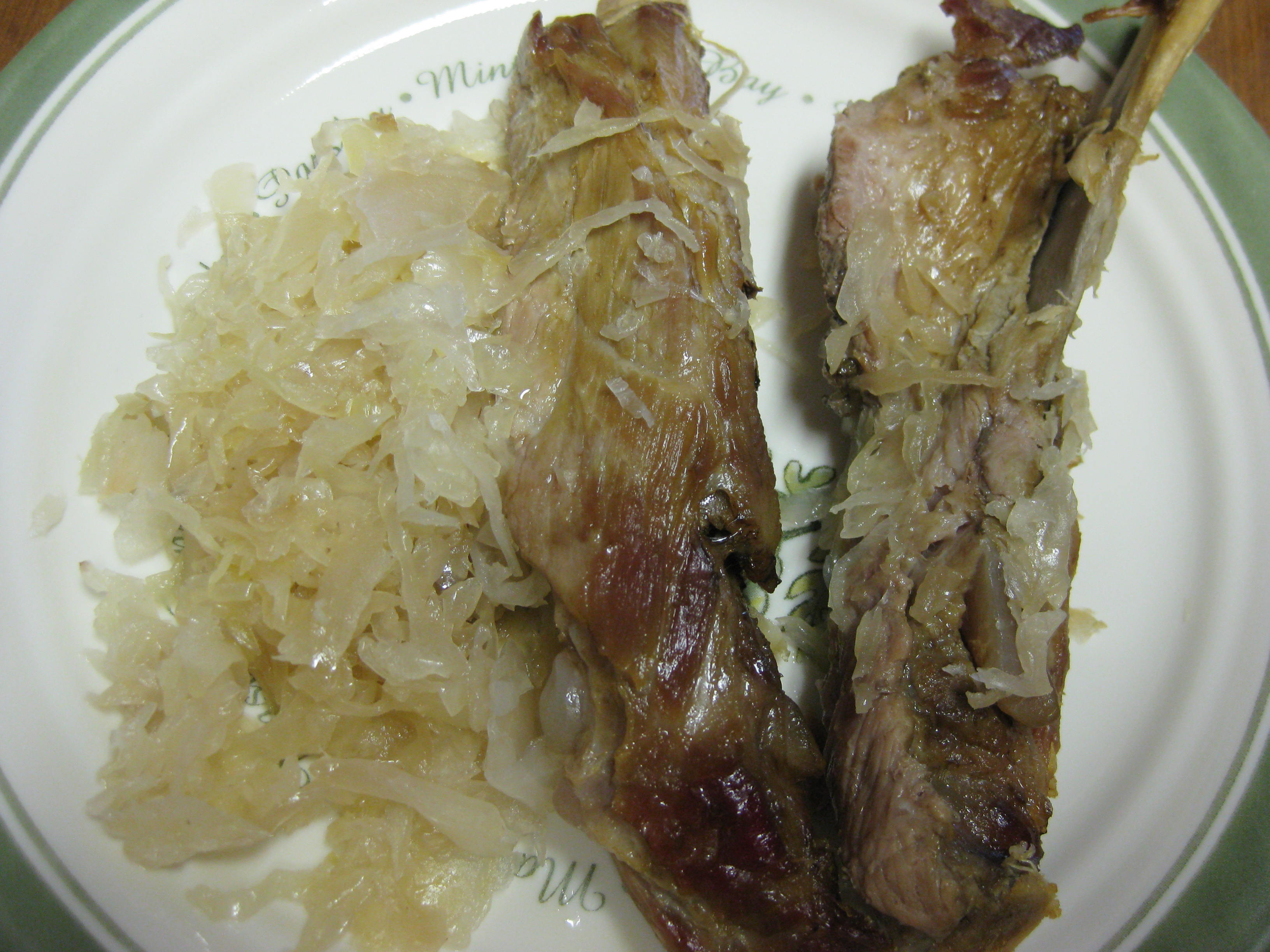 Spare ribs and online sauerkraut in pressure cooker