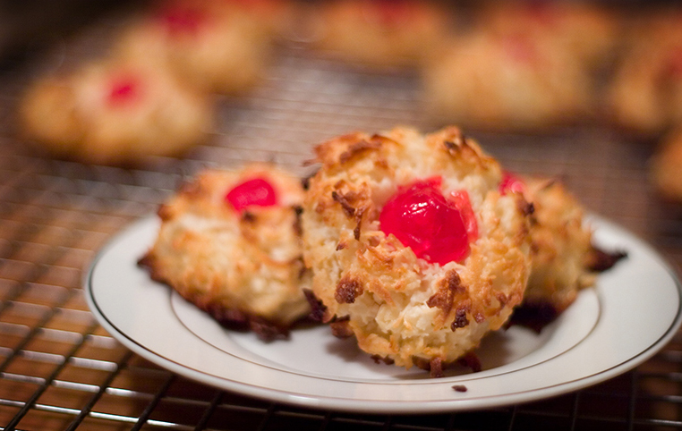 COCONUT MACAROONS COCONUT MACAROONS