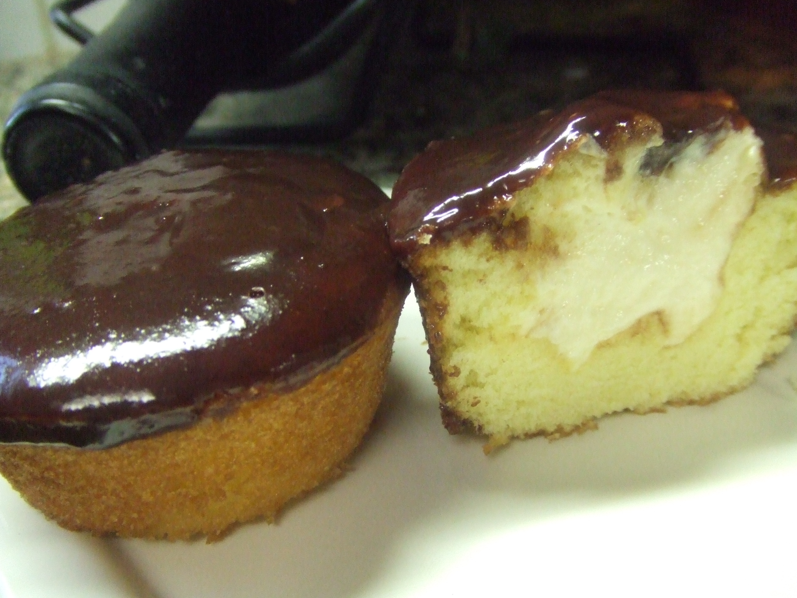 OUTRAGEOUS BOSTON CREAM PIE CUPCAKES!