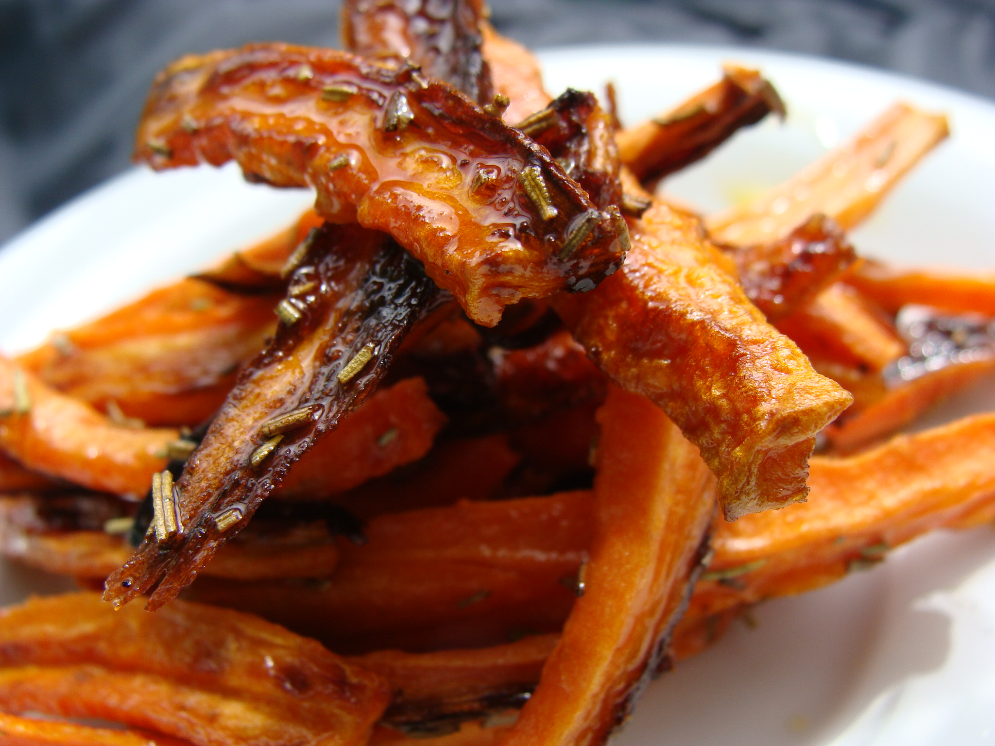 OVEN-BAKED CARROT FRIES