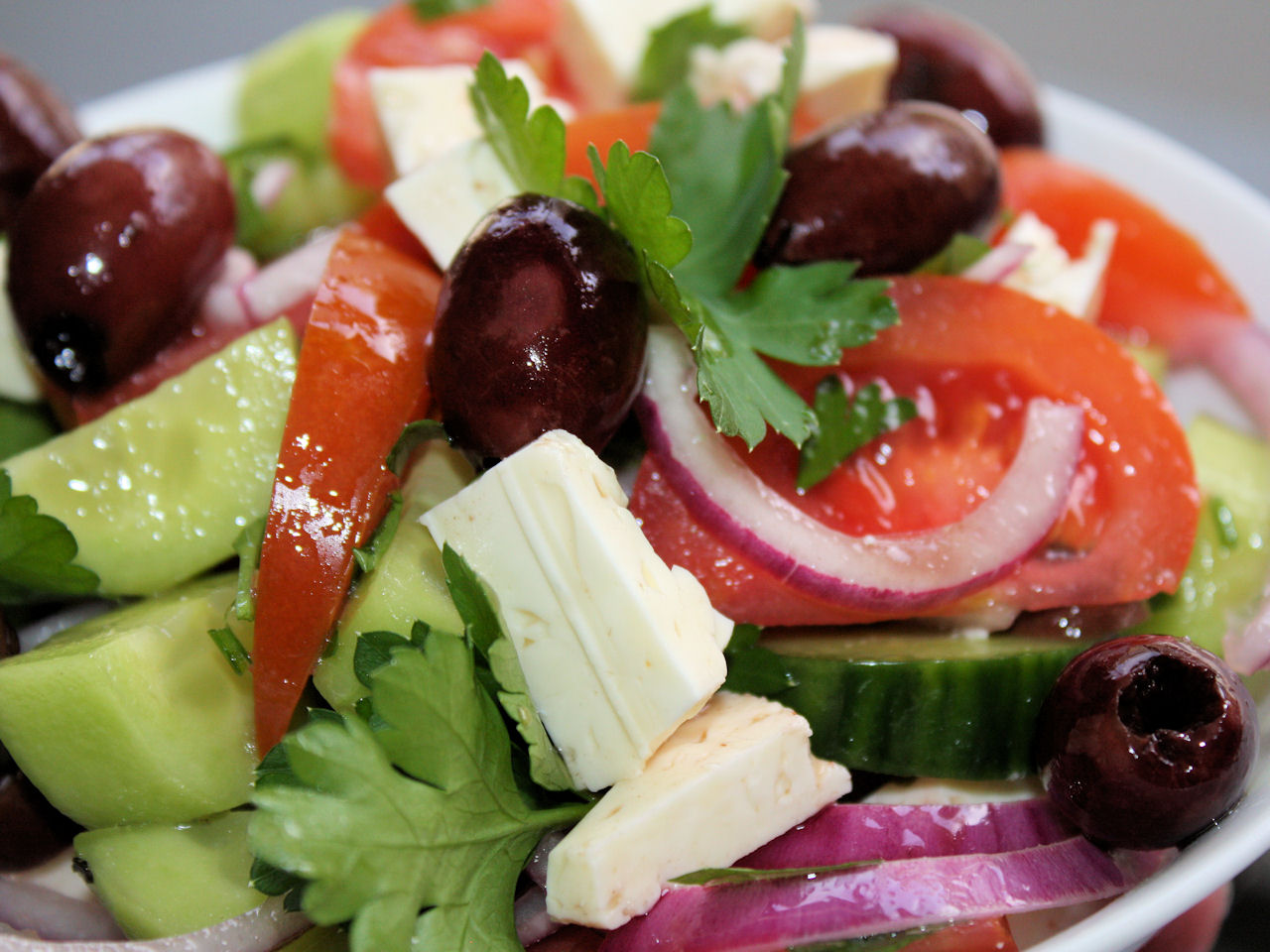 GREEK TOMATO SALAD
