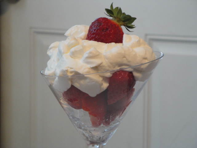 CLASSIC STRAWBERRIES AND CREAM