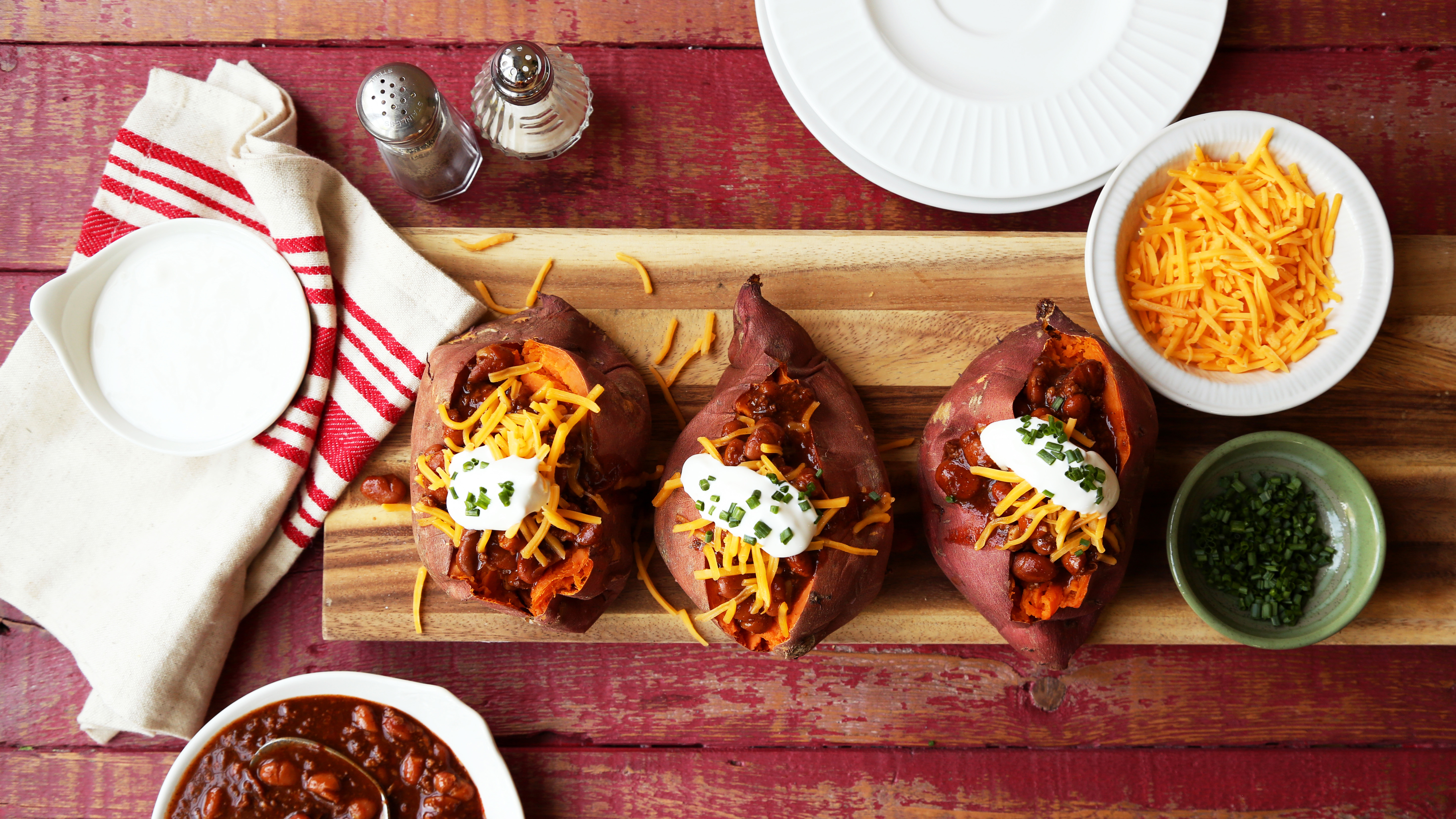 Chili-Stuffed Sweet Potatoes