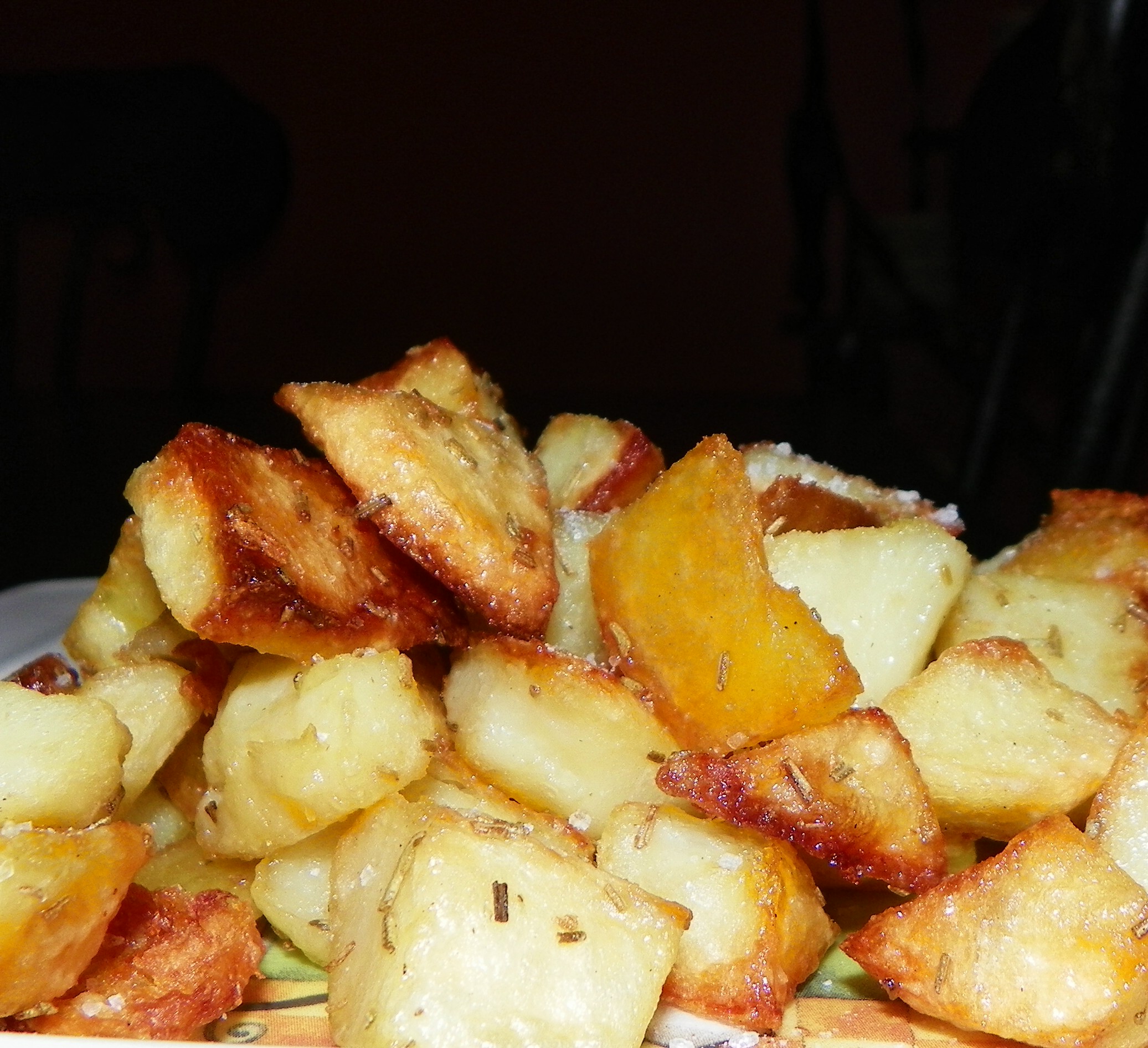 CRUNCHY ROSEMARY POTATOES CRUNCHY ROSEMARY POTATOES