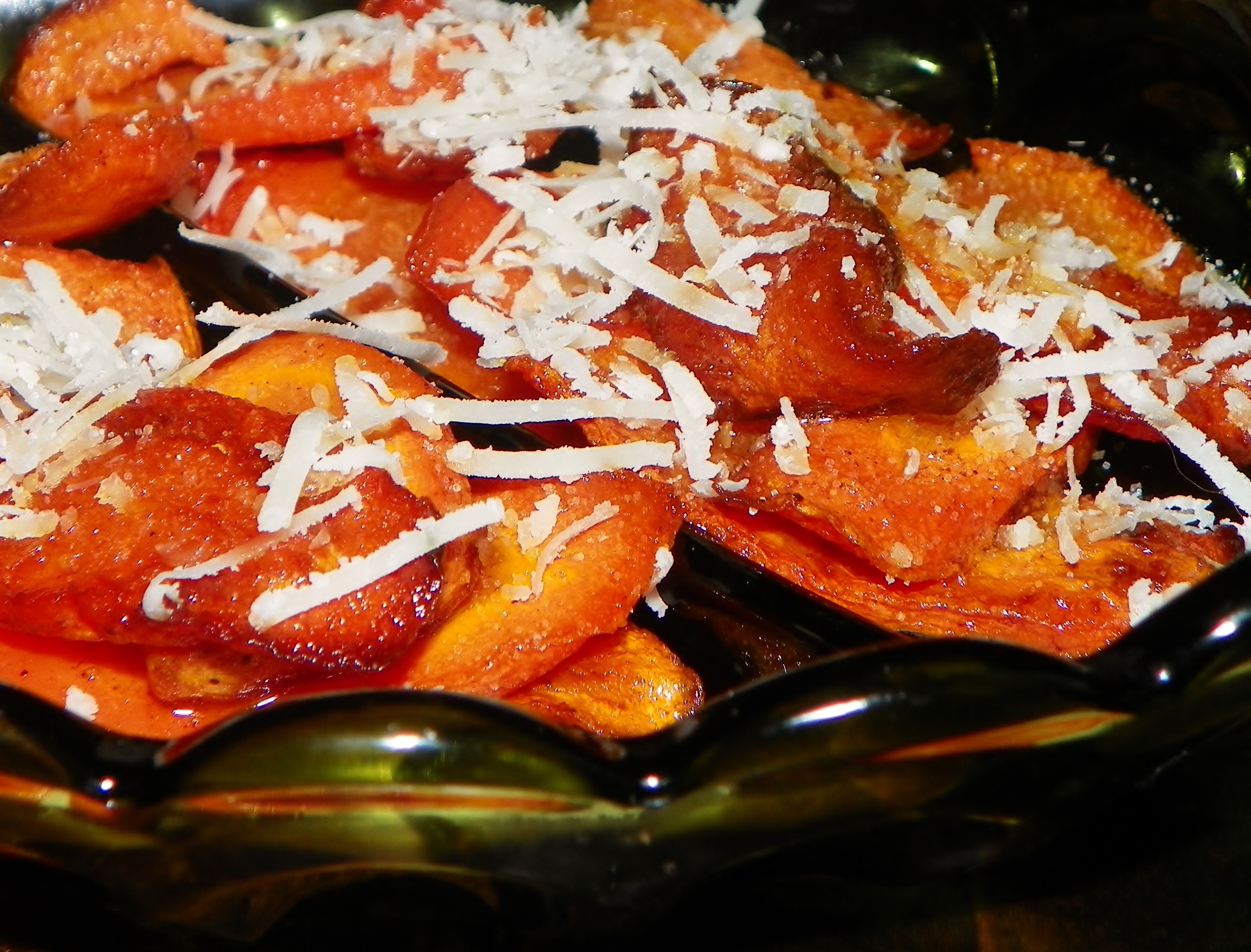 SLOW-BROWNED CARROTS WITH BUTTER