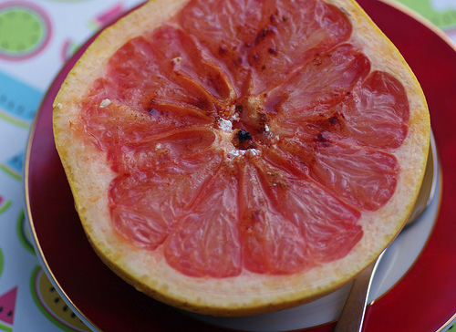 BROILED GRAPEFRUIT, KID-PLEASER - ADULTS TOO!