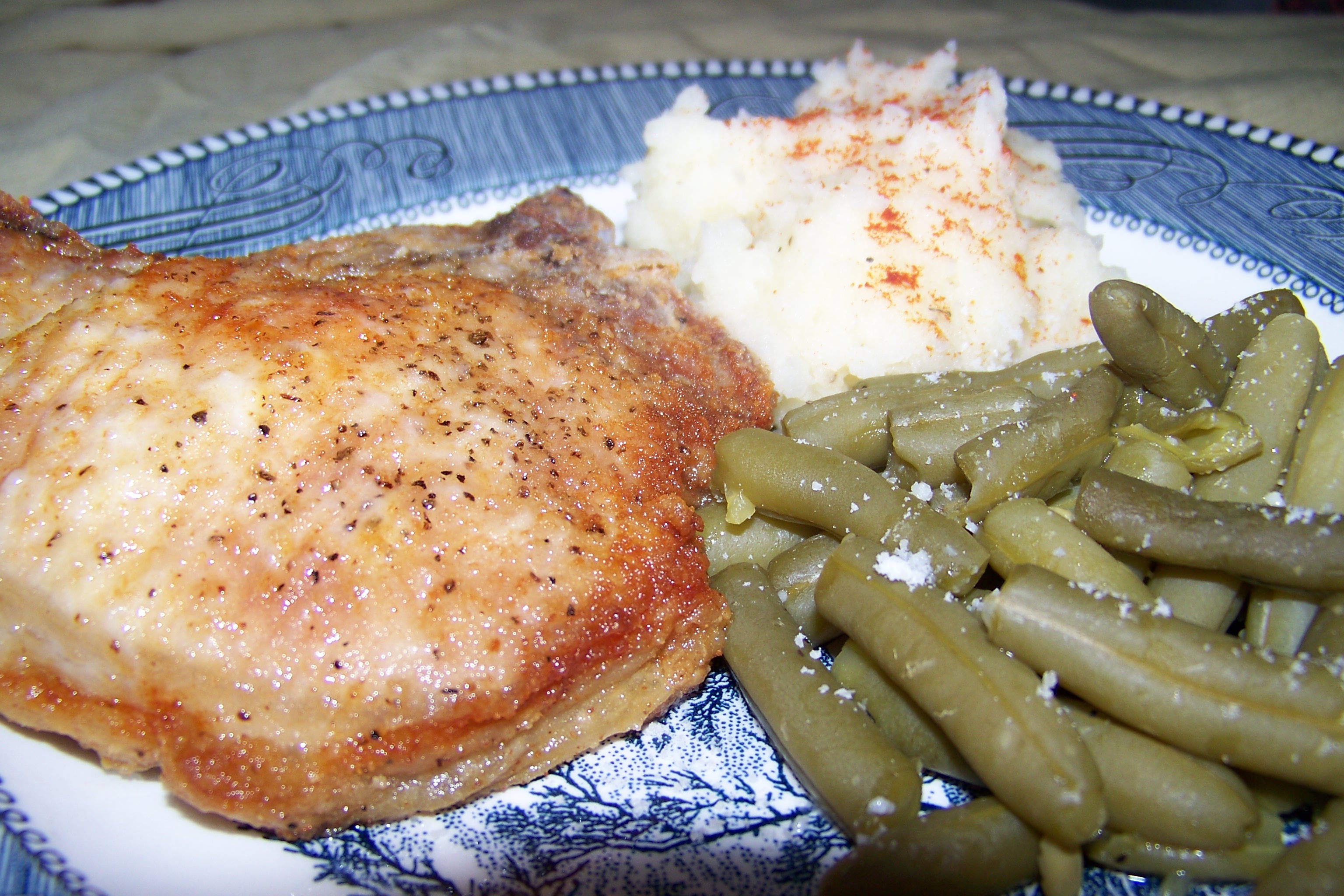 SOUTHERN FRIED PORK CHOPS