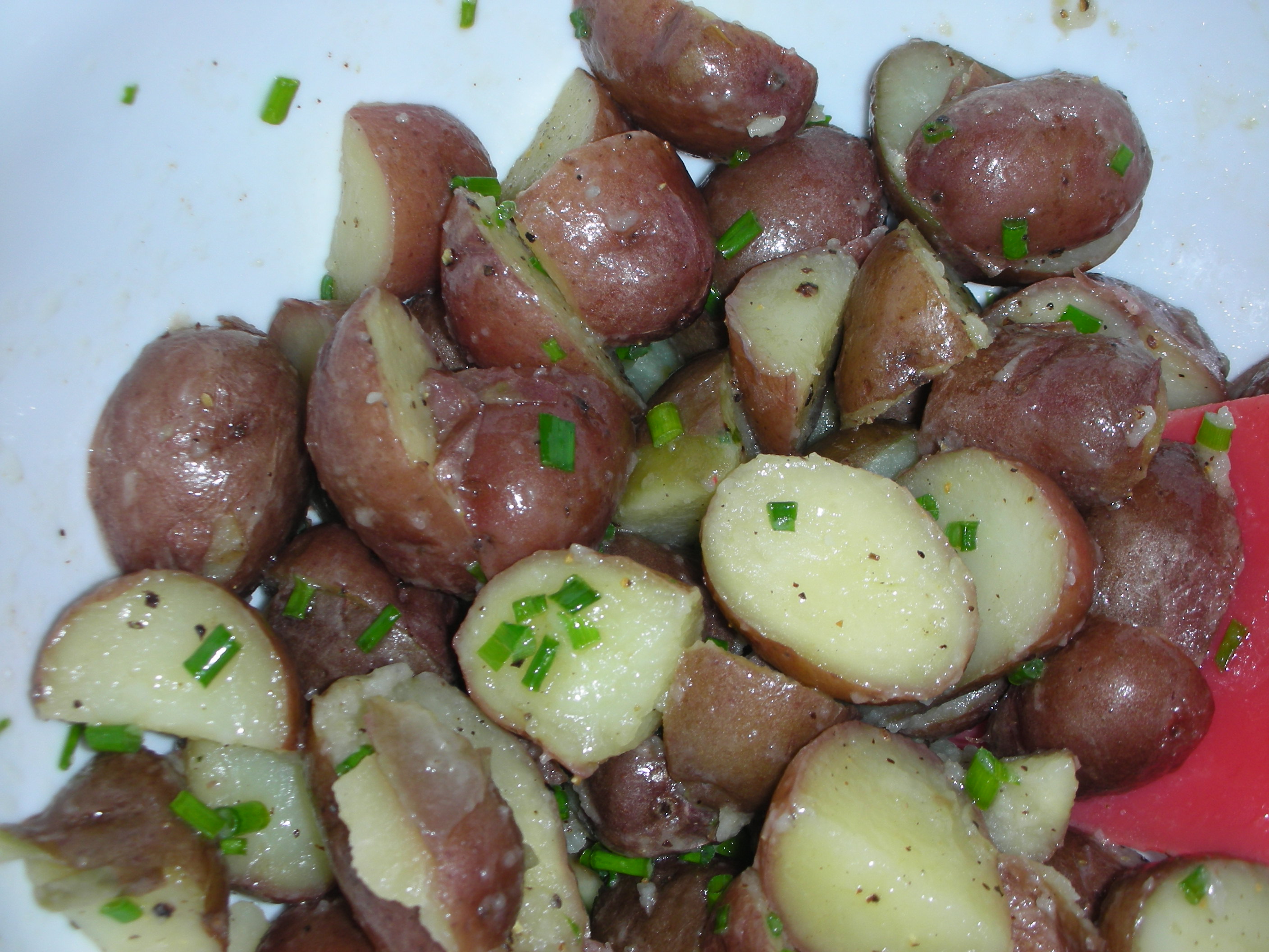 RED POTATOES WITH BUTTER AND CHIVES