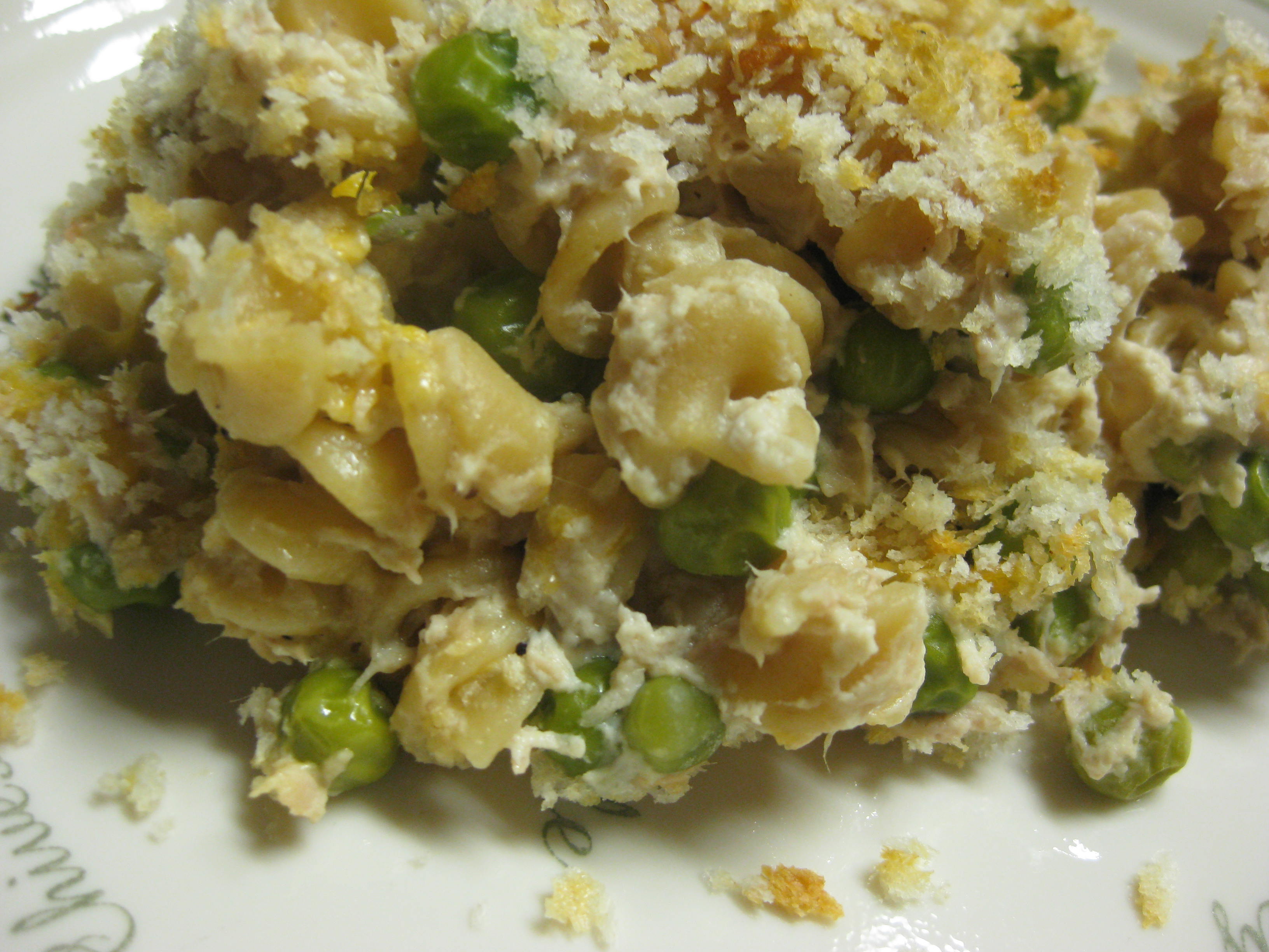 English Pea Casserole Recipe : Vintage Chicken Noodle ...