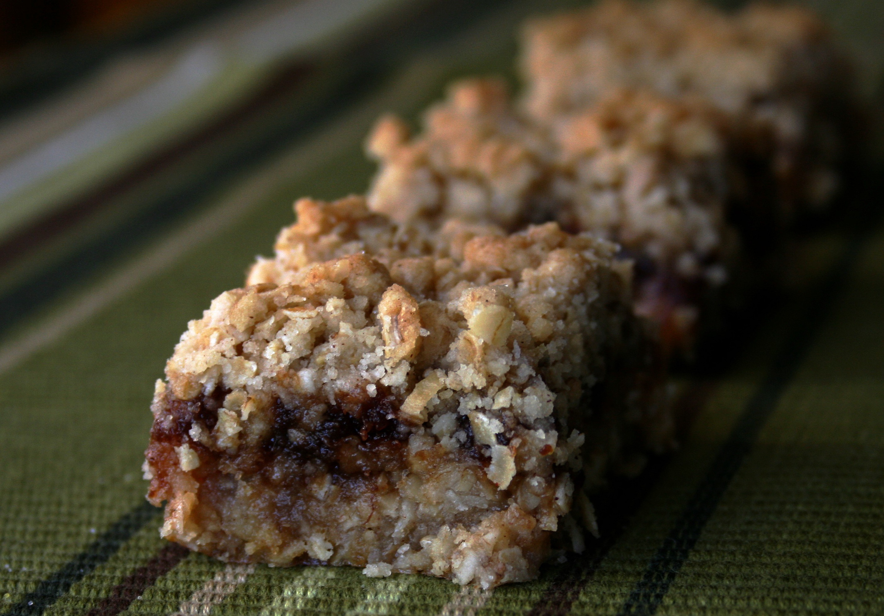 OATMEAL AND APPLE BUTTER BARS