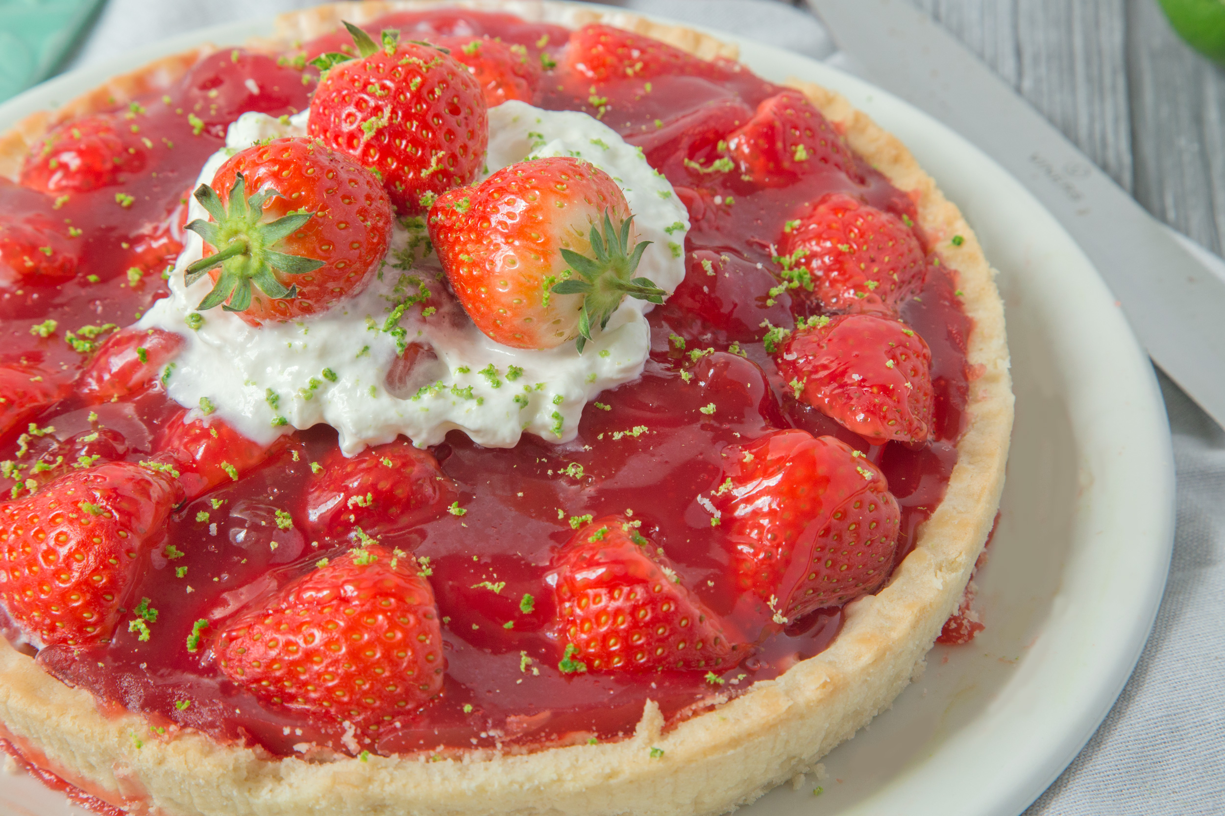 EASY STRAWBERRY PIE