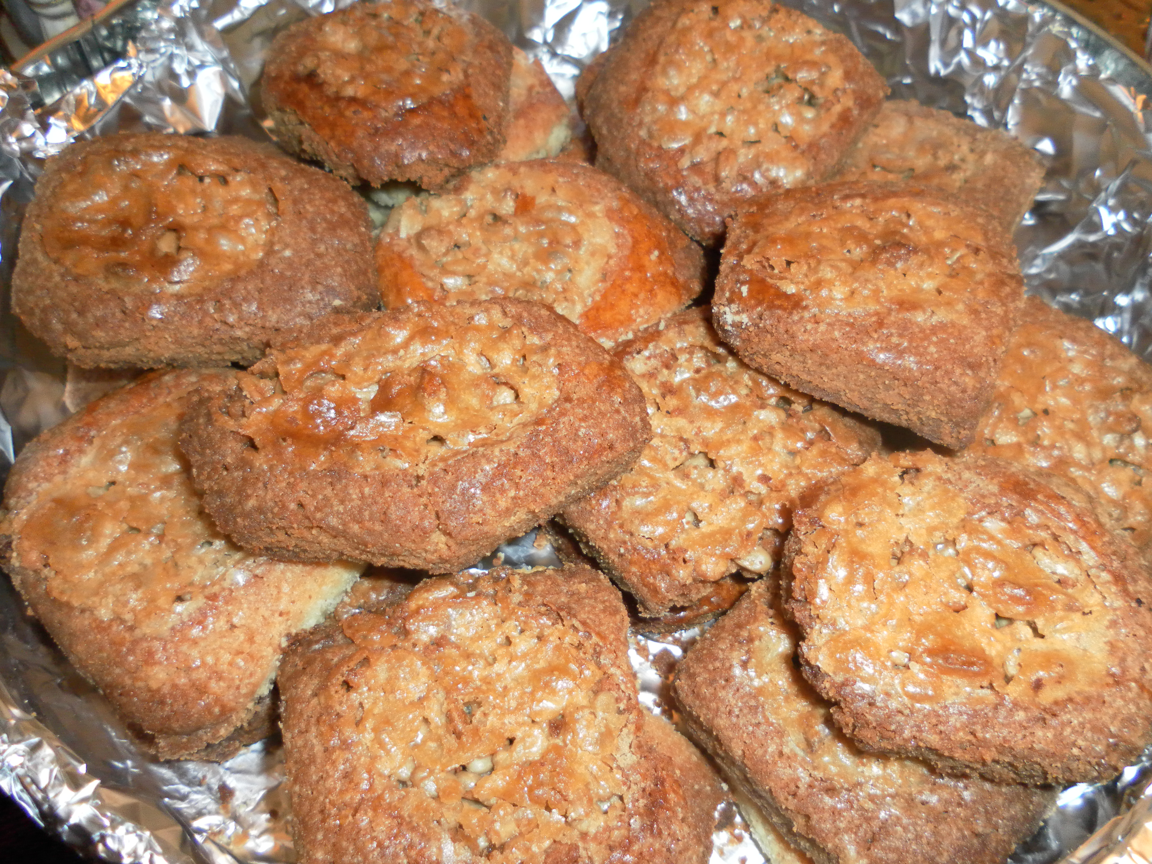 CARAMEL PECAN STICKY BUN COOKIES