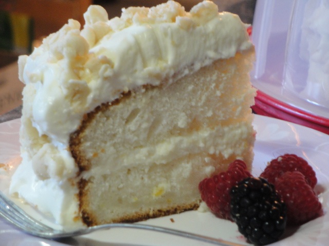 LEMON CREAM CAKE (OLIVE GARDEN)