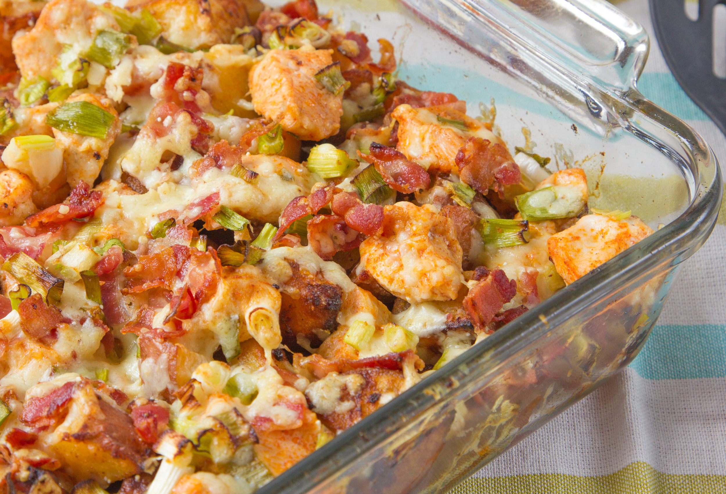 LOADED POTATO AND BUFFALO CHICKEN CASSEROLE