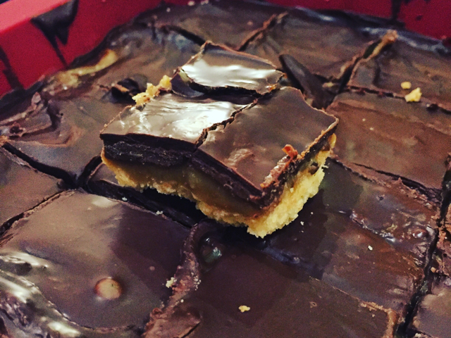 CARAMEL SHORTBREAD SQUARES