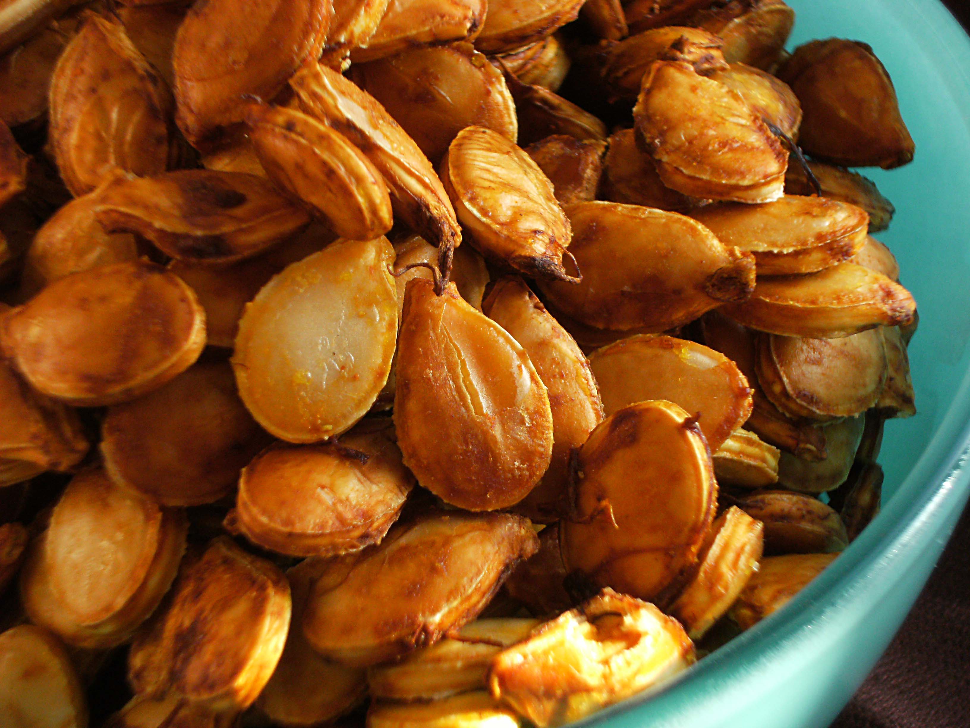 SPICY ROASTED BUTTERNUT SEEDS / PUMPKIN SEEDS