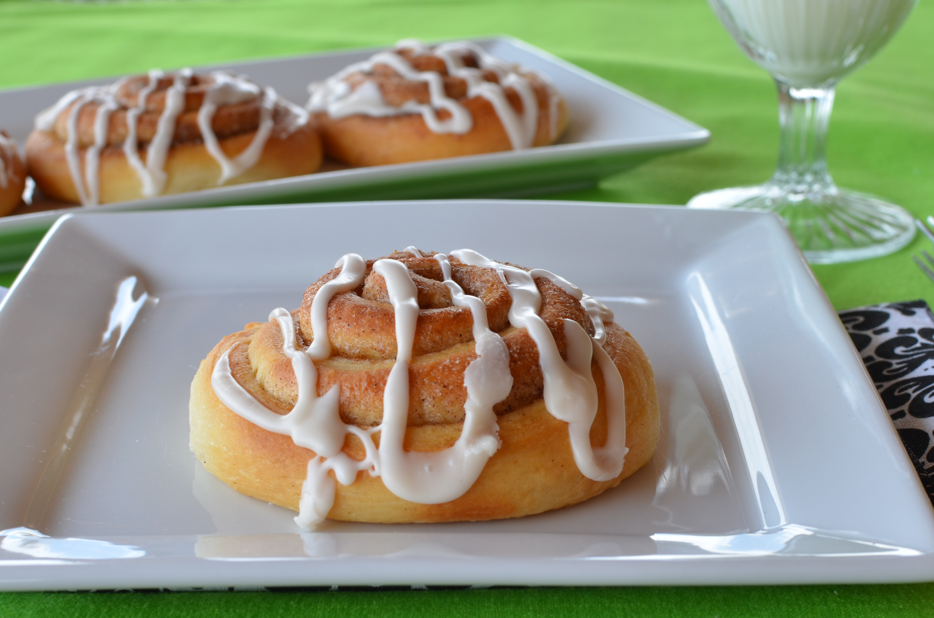 JO MAMA'S SOFT AND FLUFFY CINNAMON ROLLS