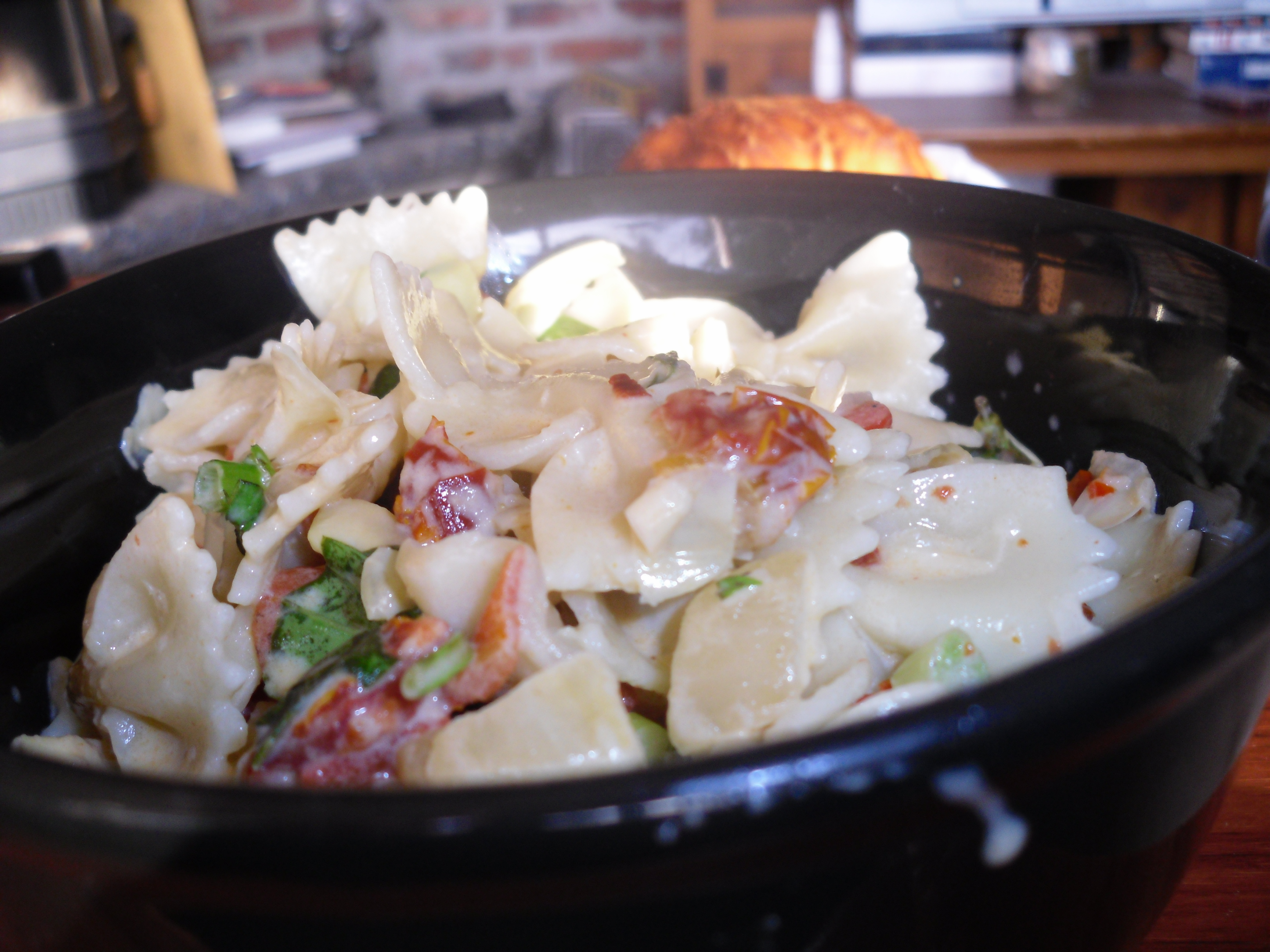 CREAMY SUN-DRIED TOMATO,ROASTED RED PEPPER AND ARTICHOKE PASTA