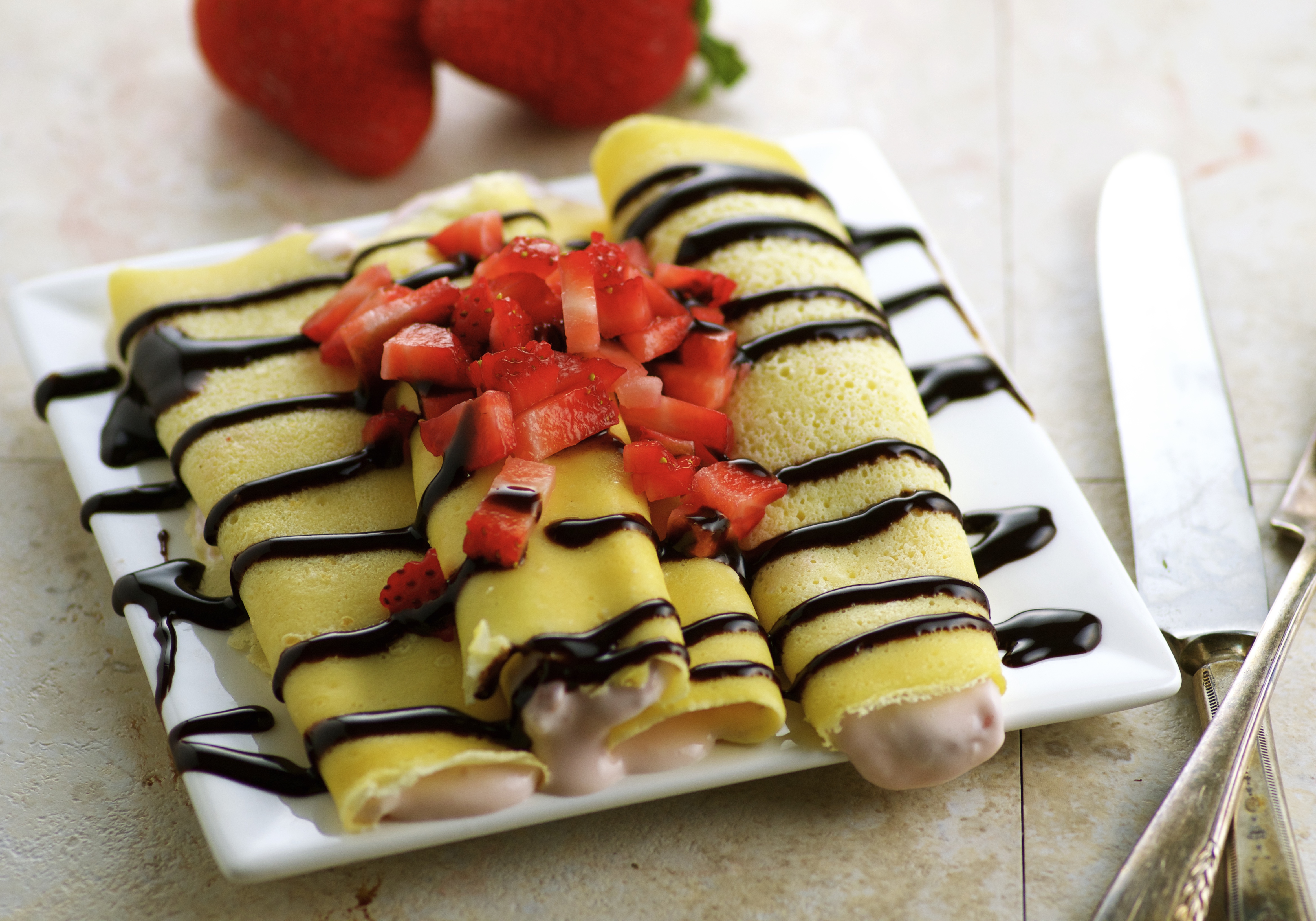 DESSERT CREPES WITH STRAWBERRY CREAM FILLING