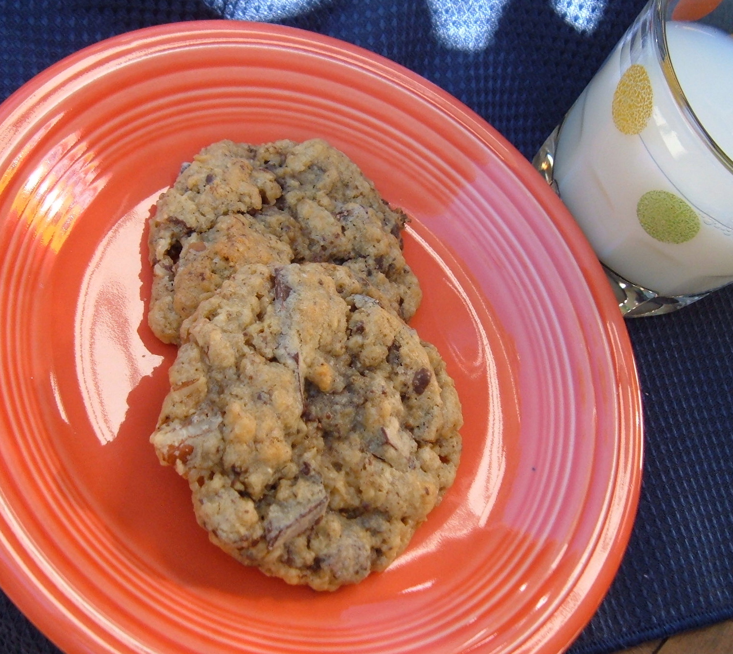 MEAN CHEF'S OATMEAL PECAN CHOCOLATE CHUNK COOKIES