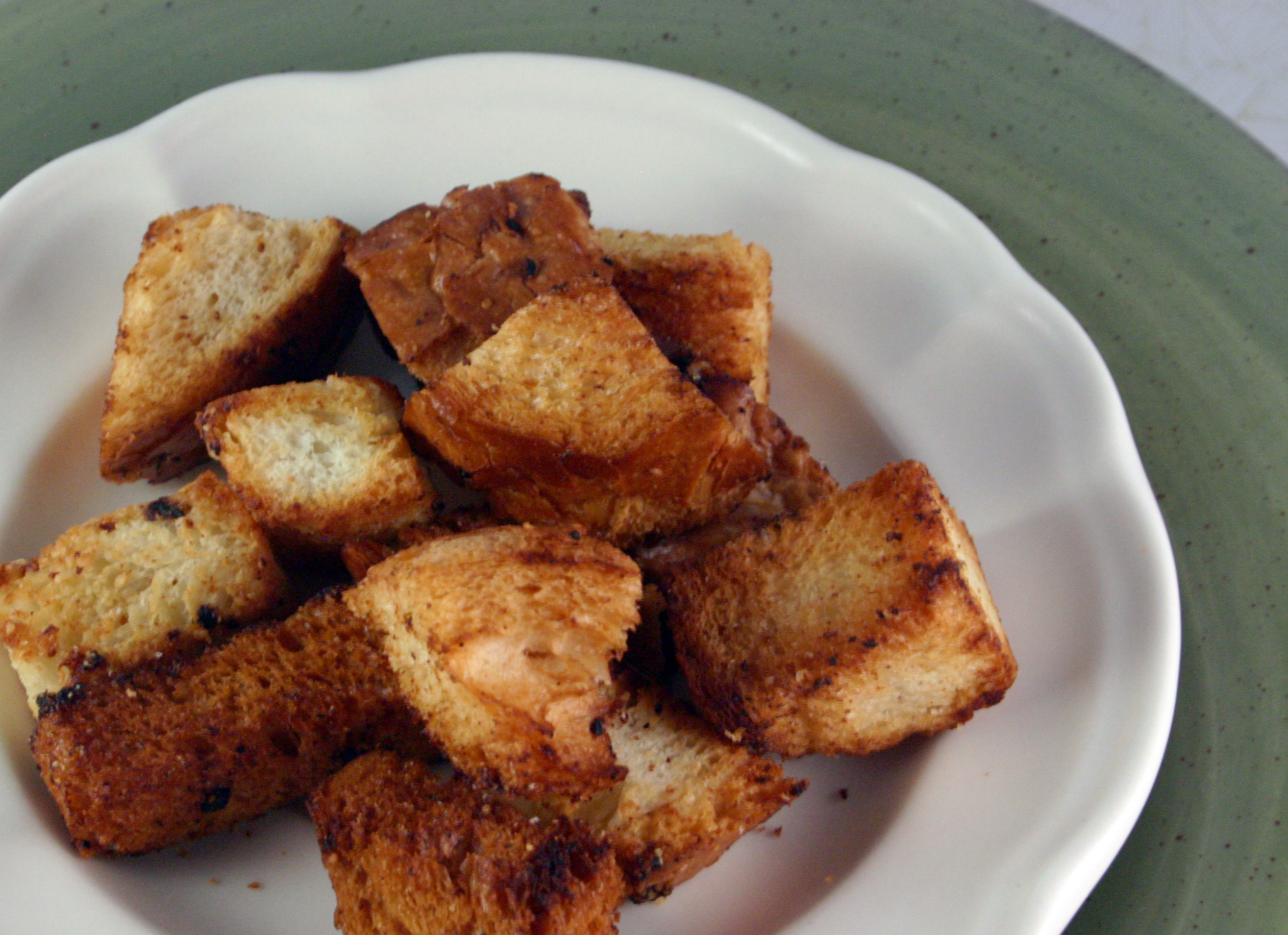 HOMEMADE CROUTONS