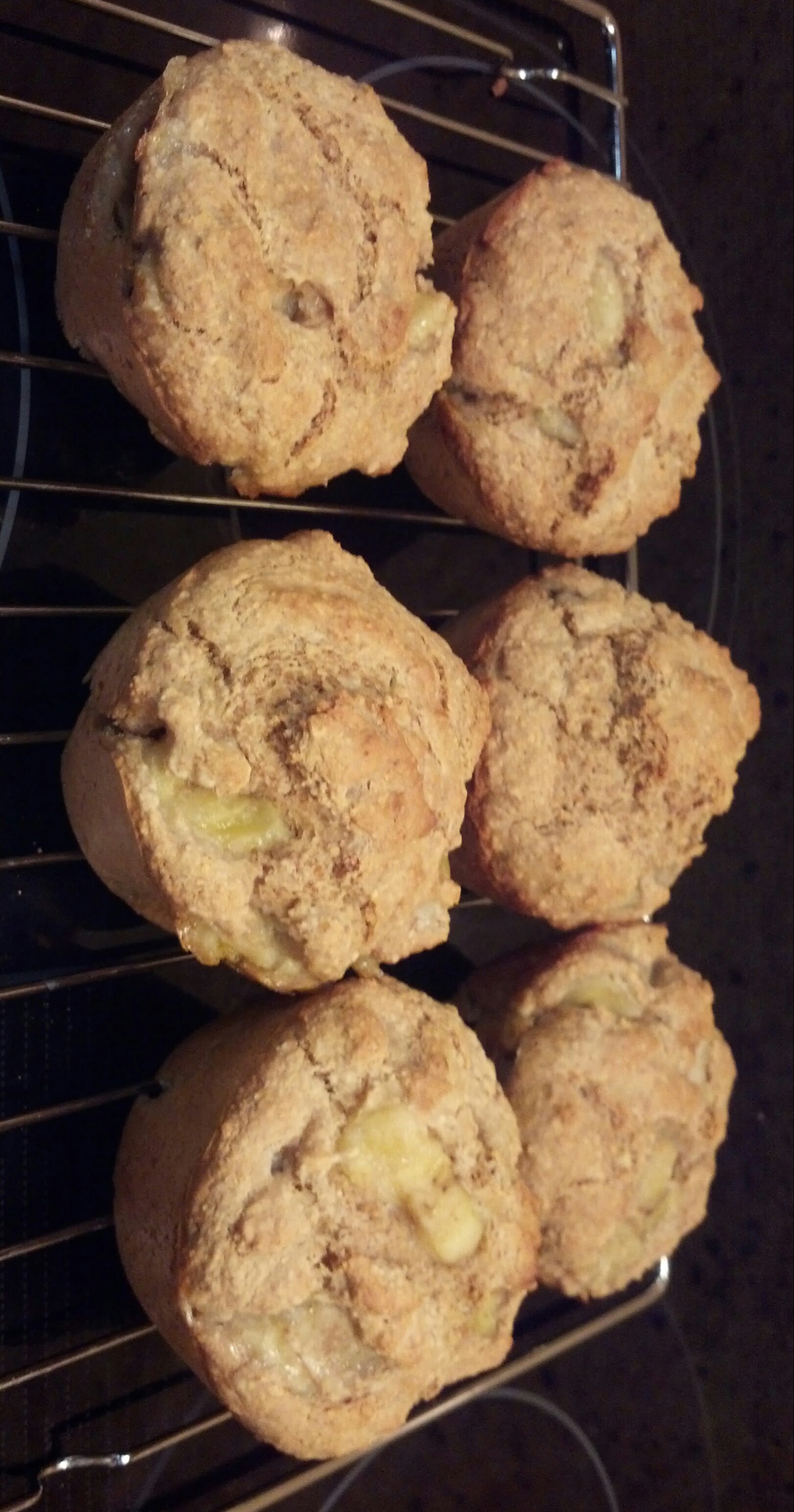 BANANA-OAT BRAN MUFFINS