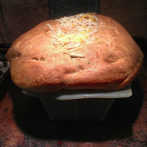 CHEDDAR CHEESE BREAD - BREAD MACHINE