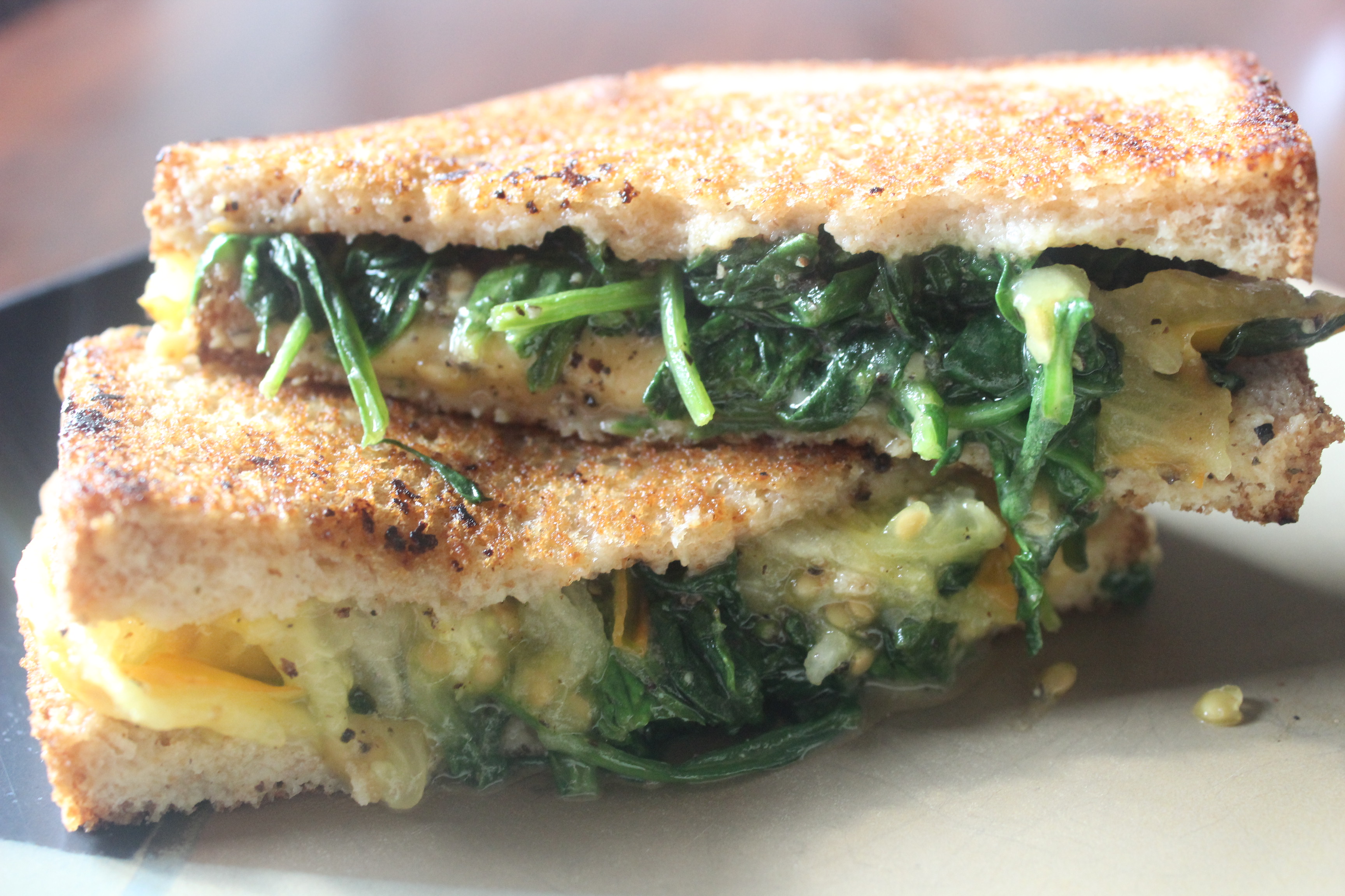 GRILLED CHEESE WITH SPINACH & TOMATO