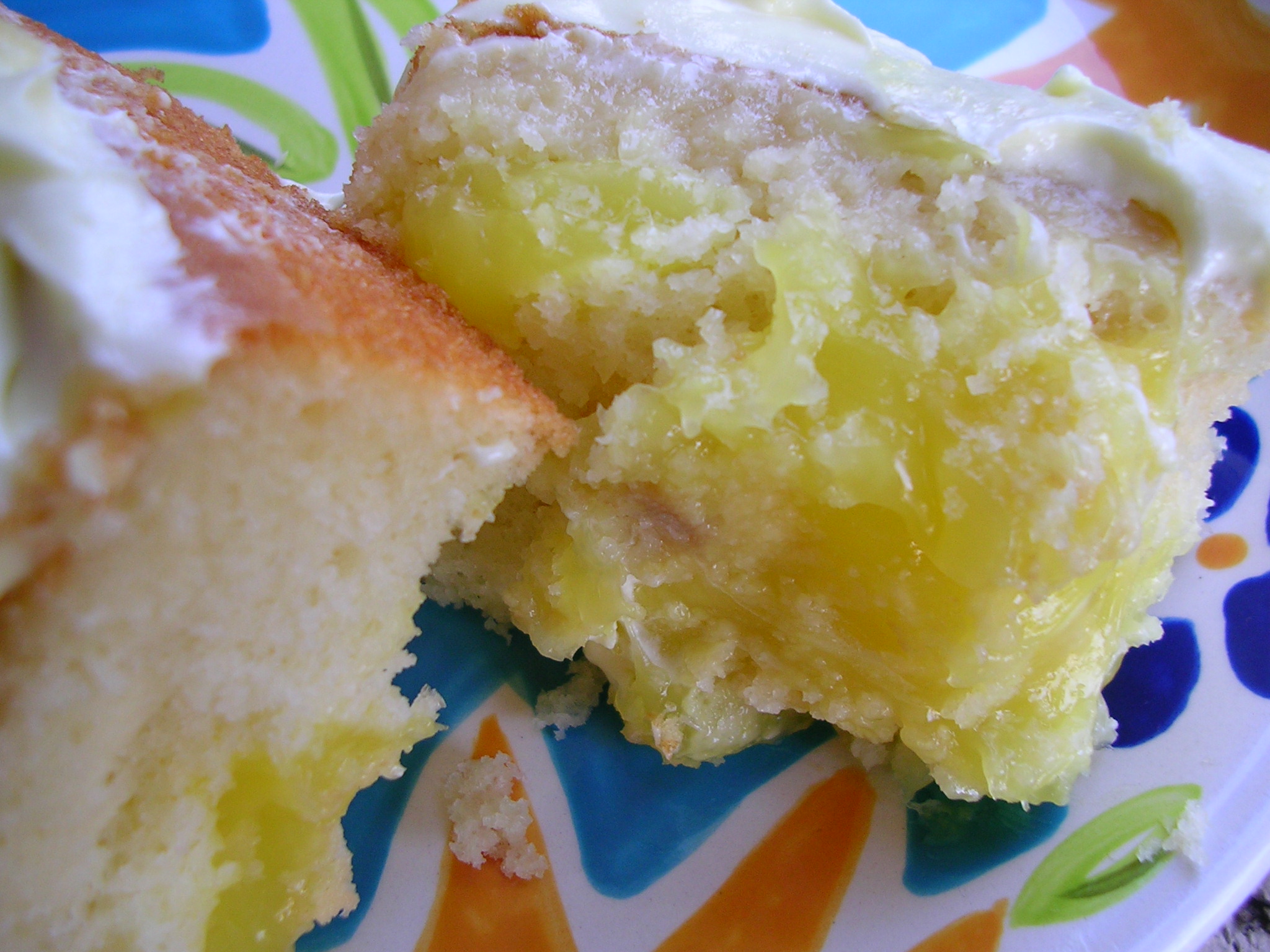 LEMON PILLOW CAKE