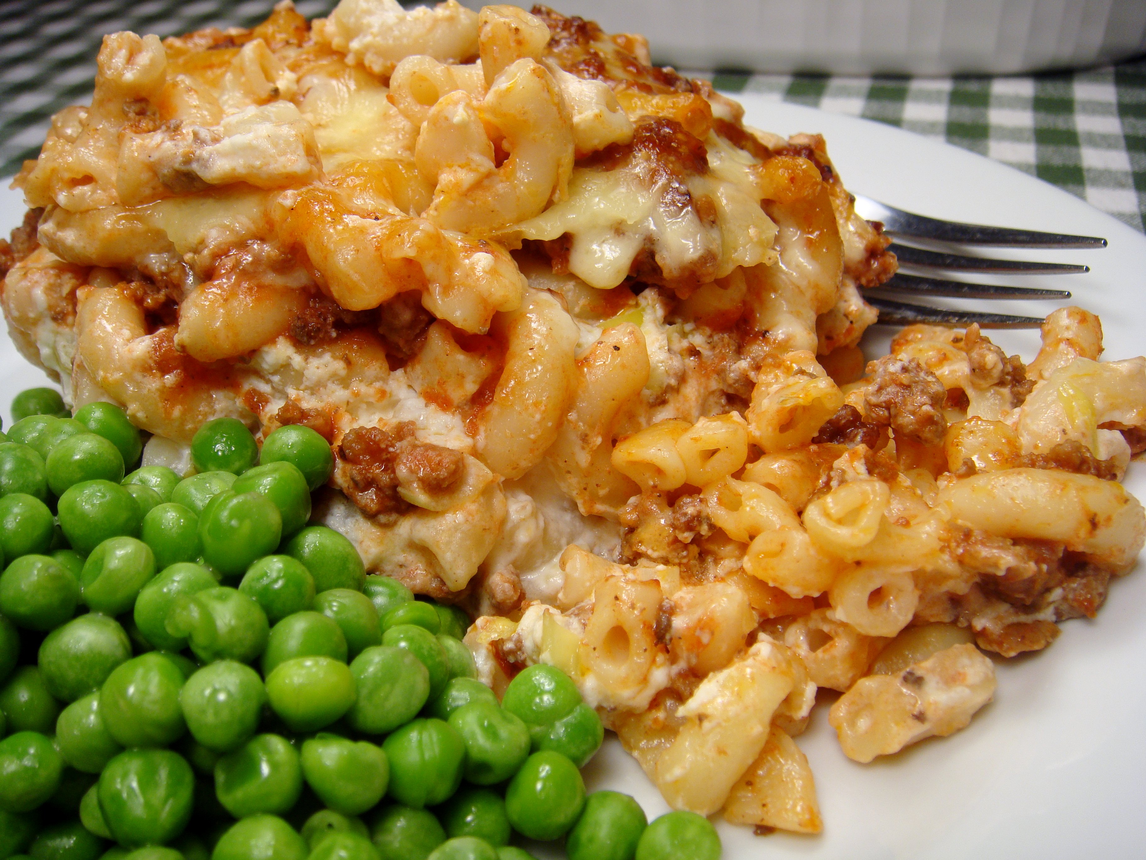 HAMBURGER-NOODLE CASSEROLE