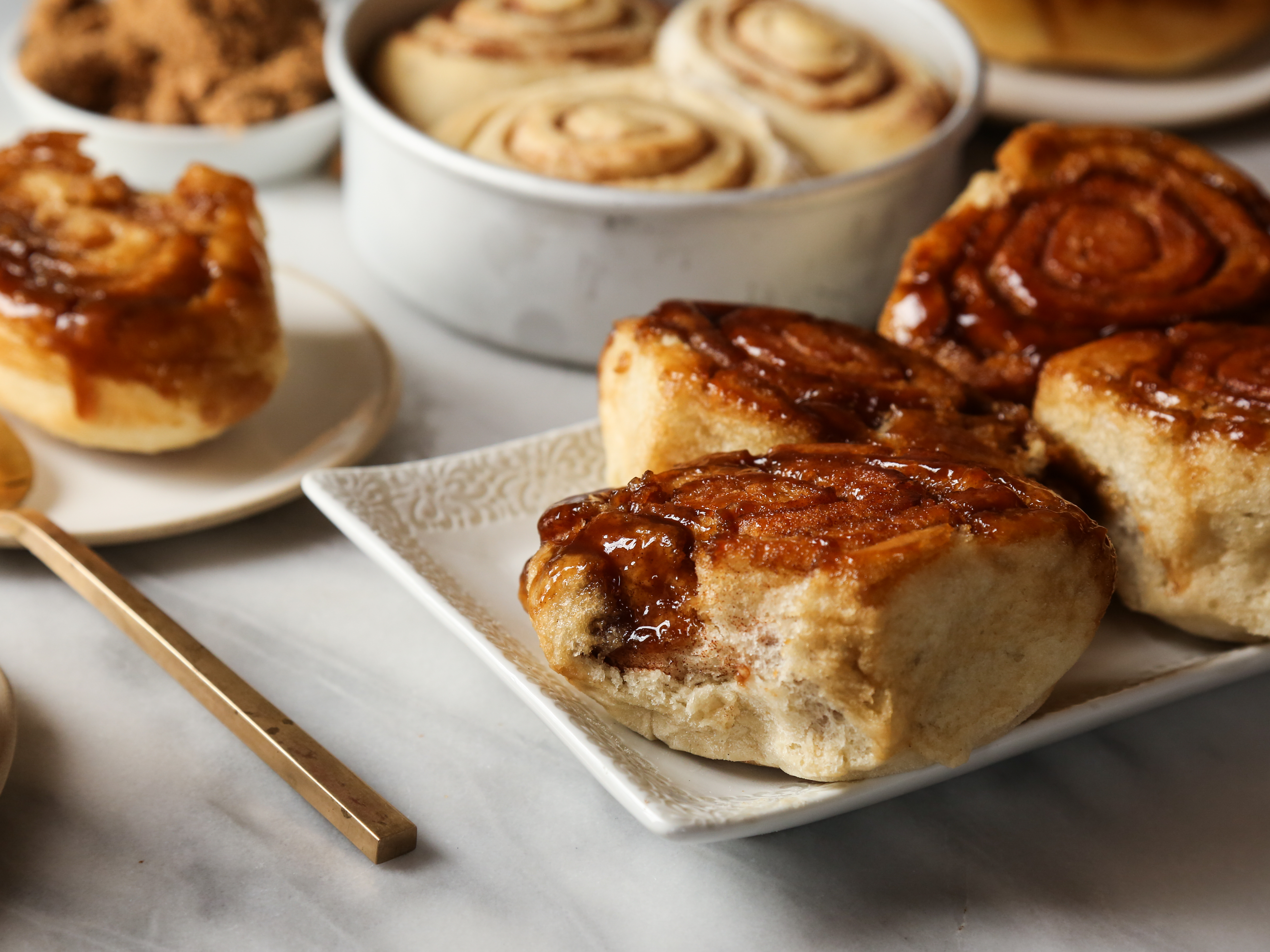 MOM'S CARAMEL ROLLS