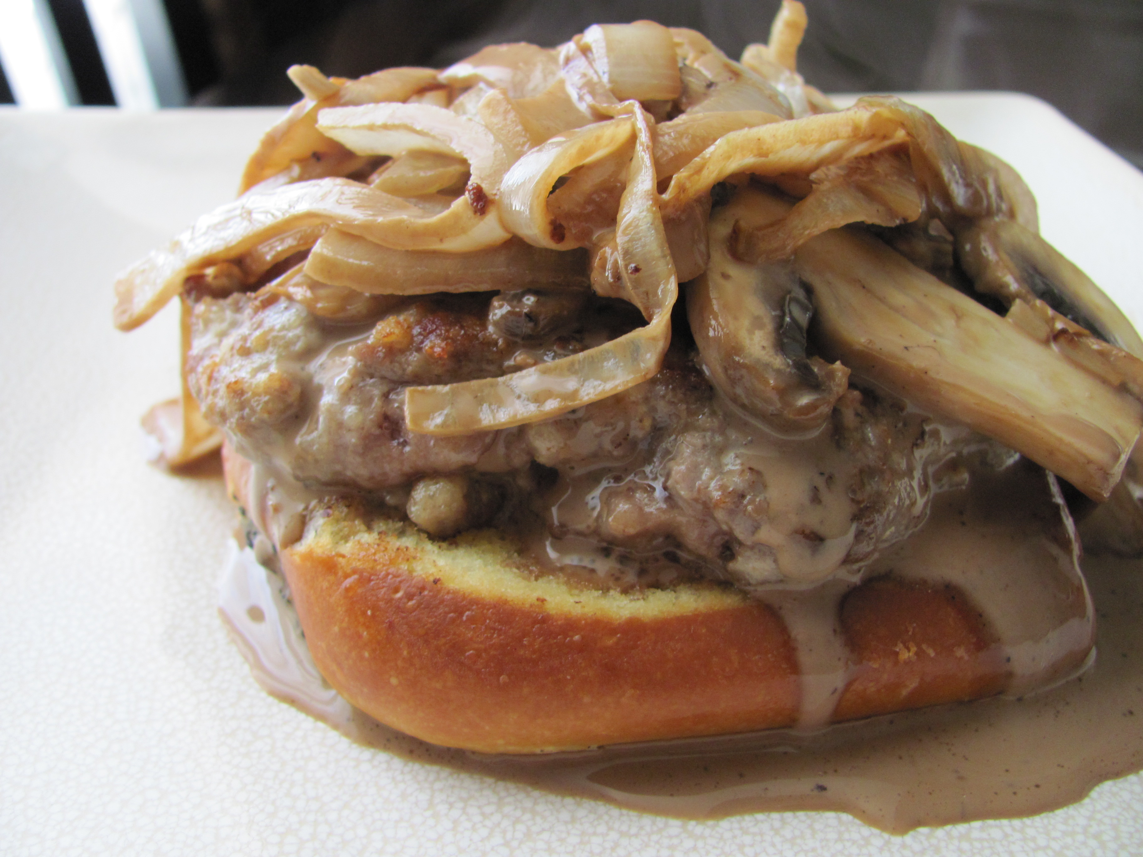 ITALIAN BEEF PATTIES WITH BALSAMIC CREAM SAUCE