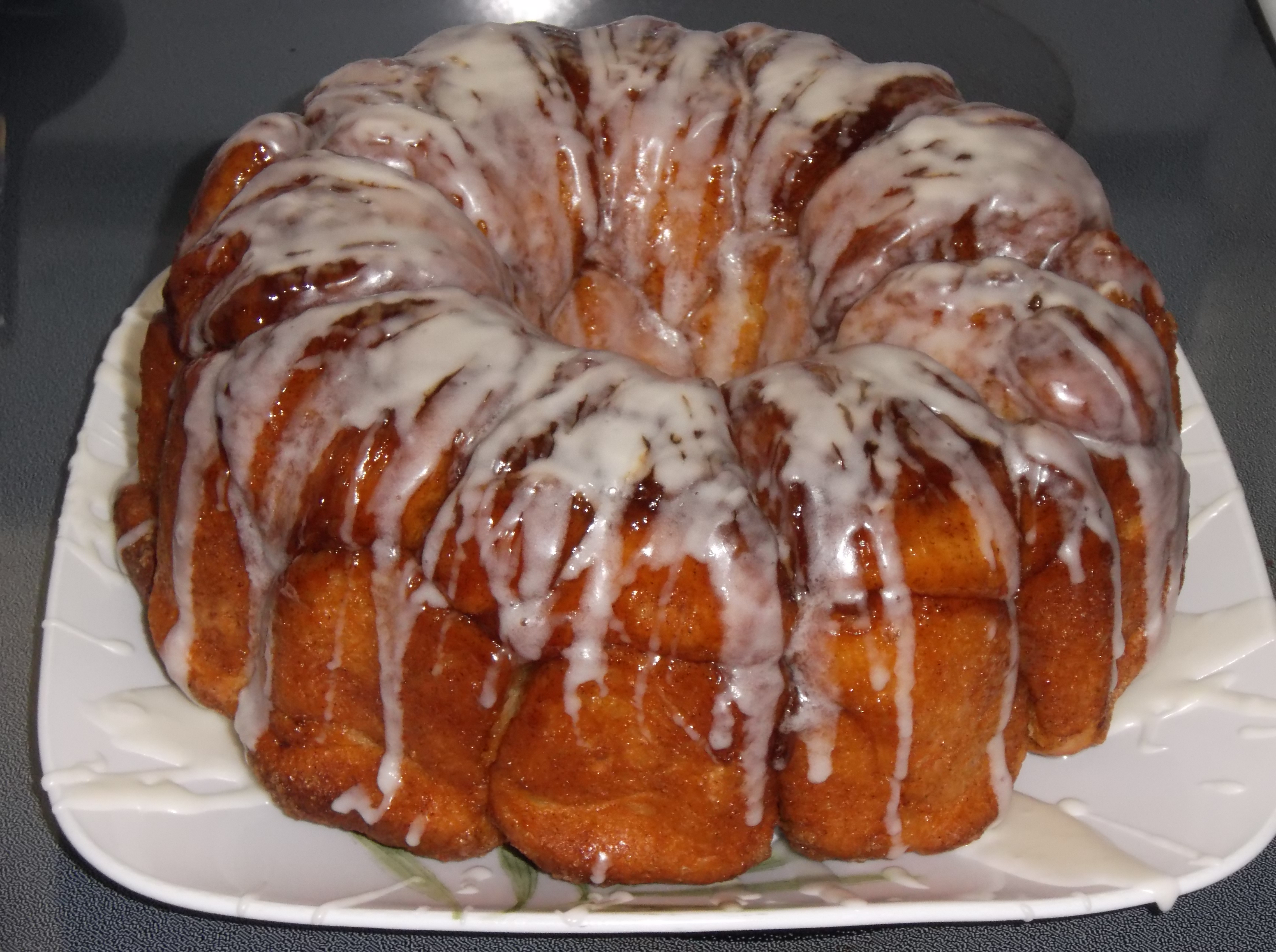 GOOEY MONKEY BREAD