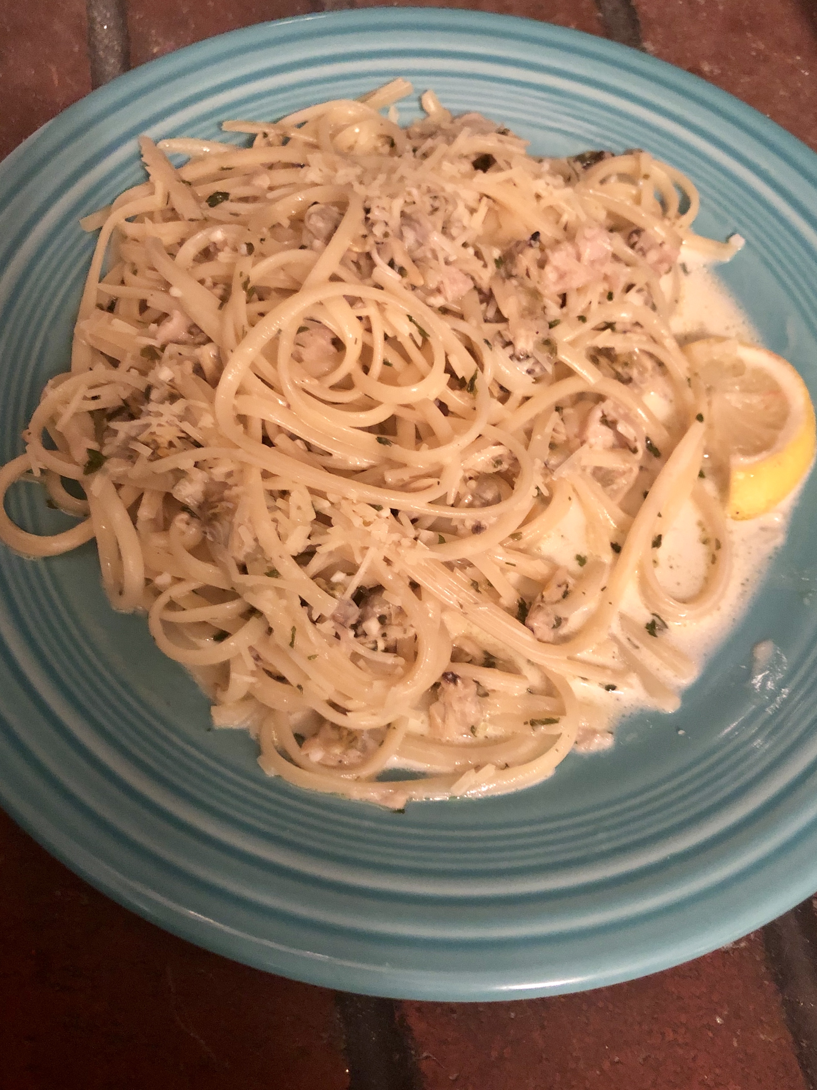 LINGUINE WITH CREAMY WHITE CLAM SAUCE