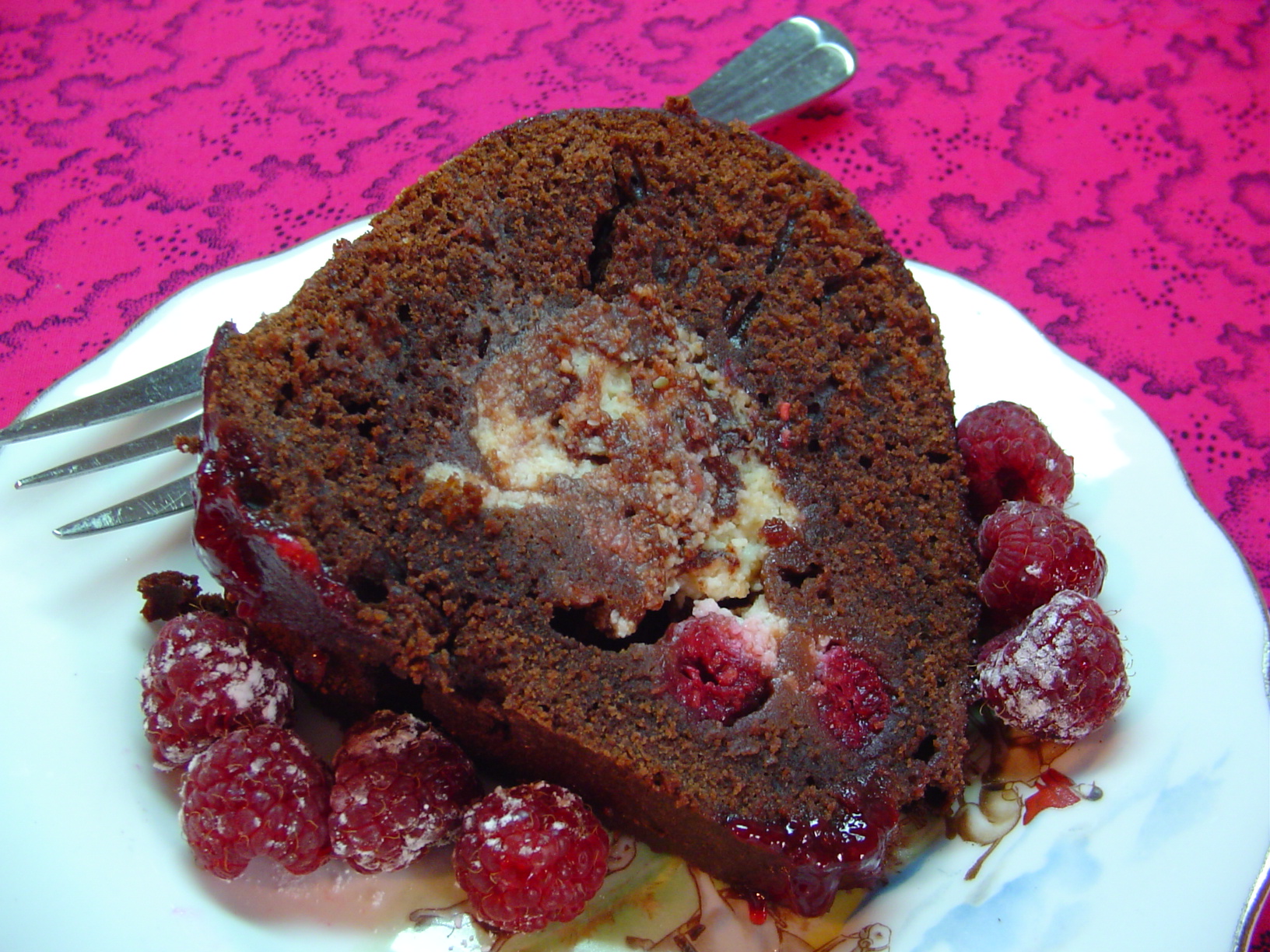 HEAVENLY CHOCOLATE RASPBERRY BUNDT CAKE