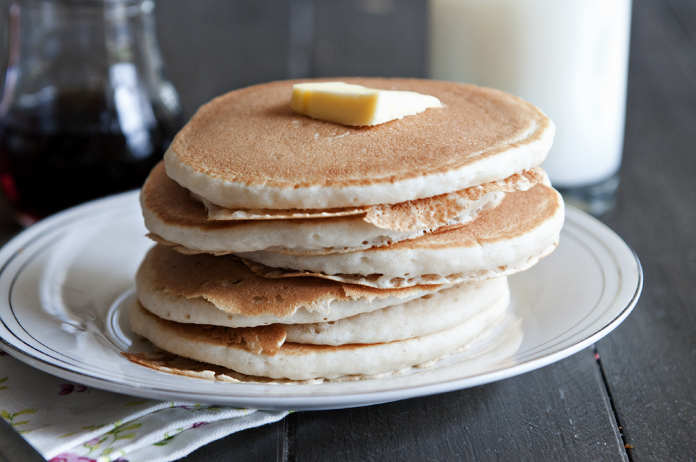 ULTIMATE FLUFFY PANCAKES