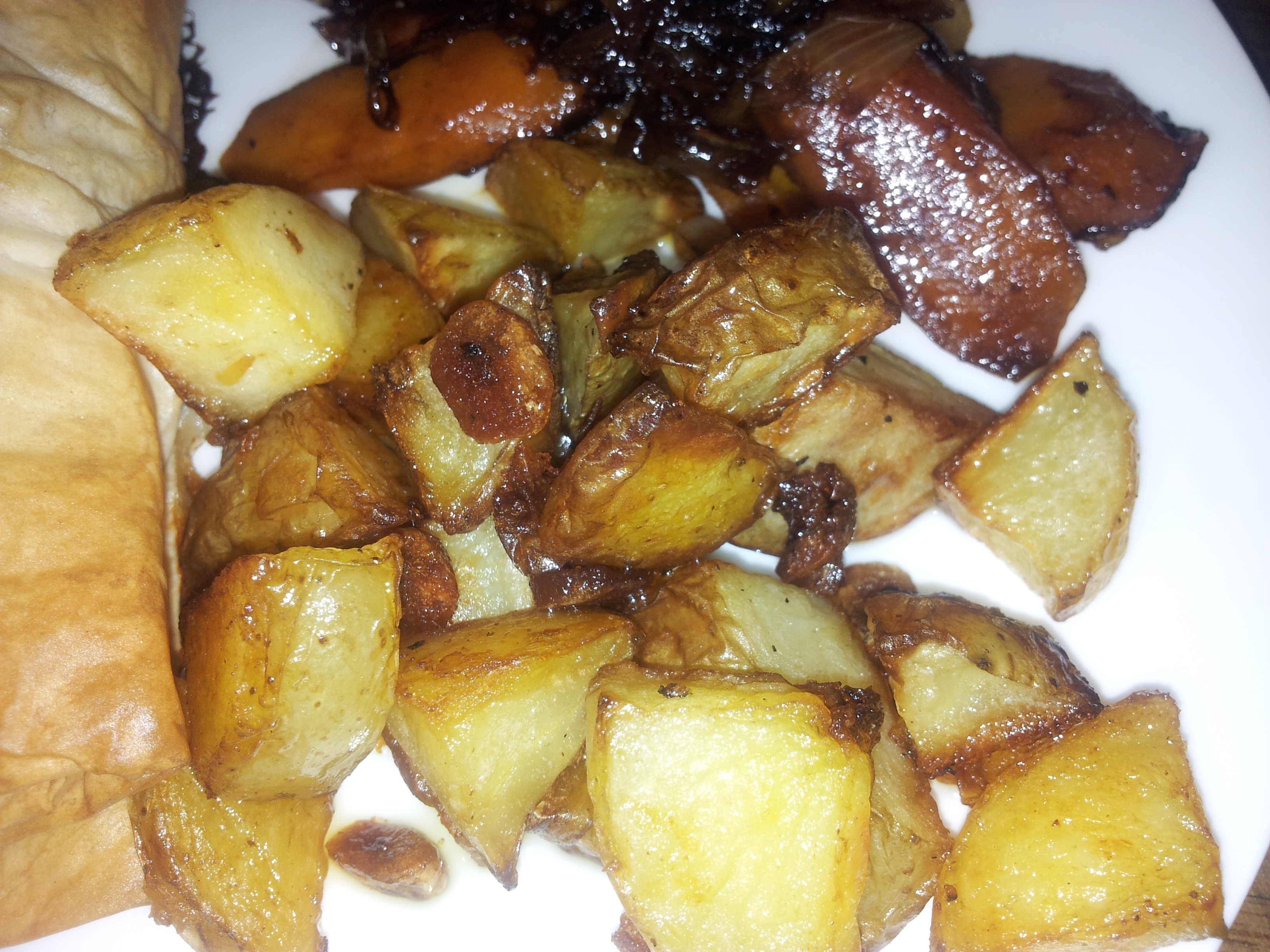 GARLIC ROASTED POTATOES