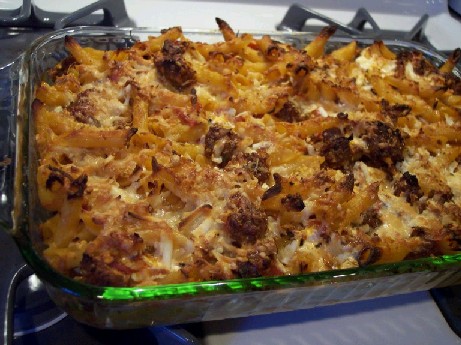 BAKED ZITI WITH TOMATO, MOZZARELLA AND SAUSAGE